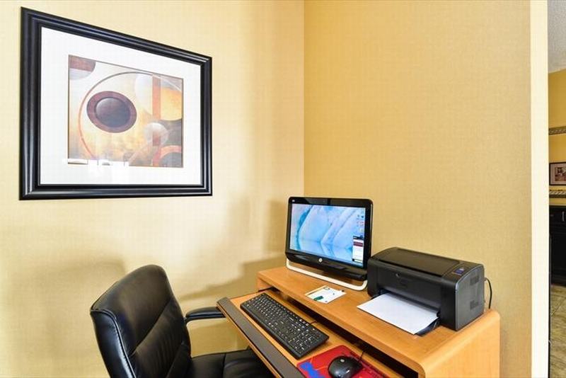 Comfort Inn & Suites Mason City - Clear Lake