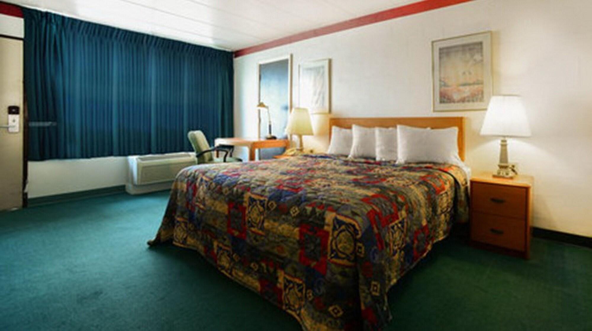 Loyalty Inn Maryville