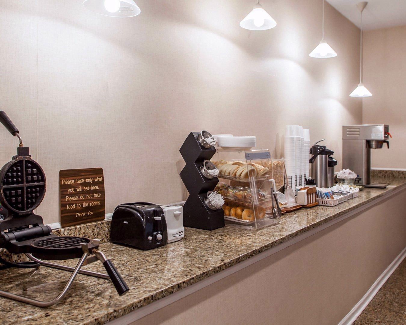 Rodeway Inn Lyons - La Grange