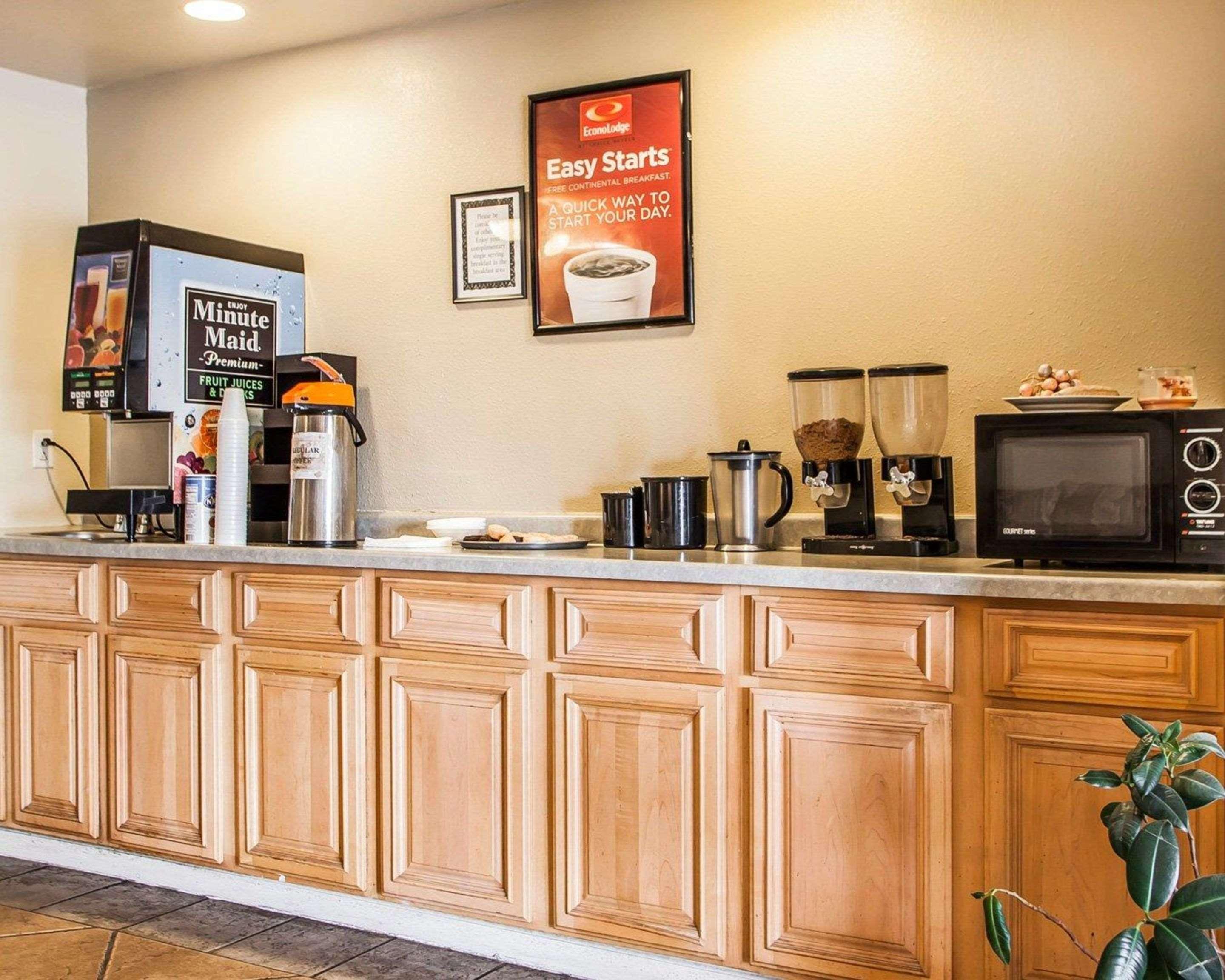 Econo Lodge  Inn & Suites Granite City