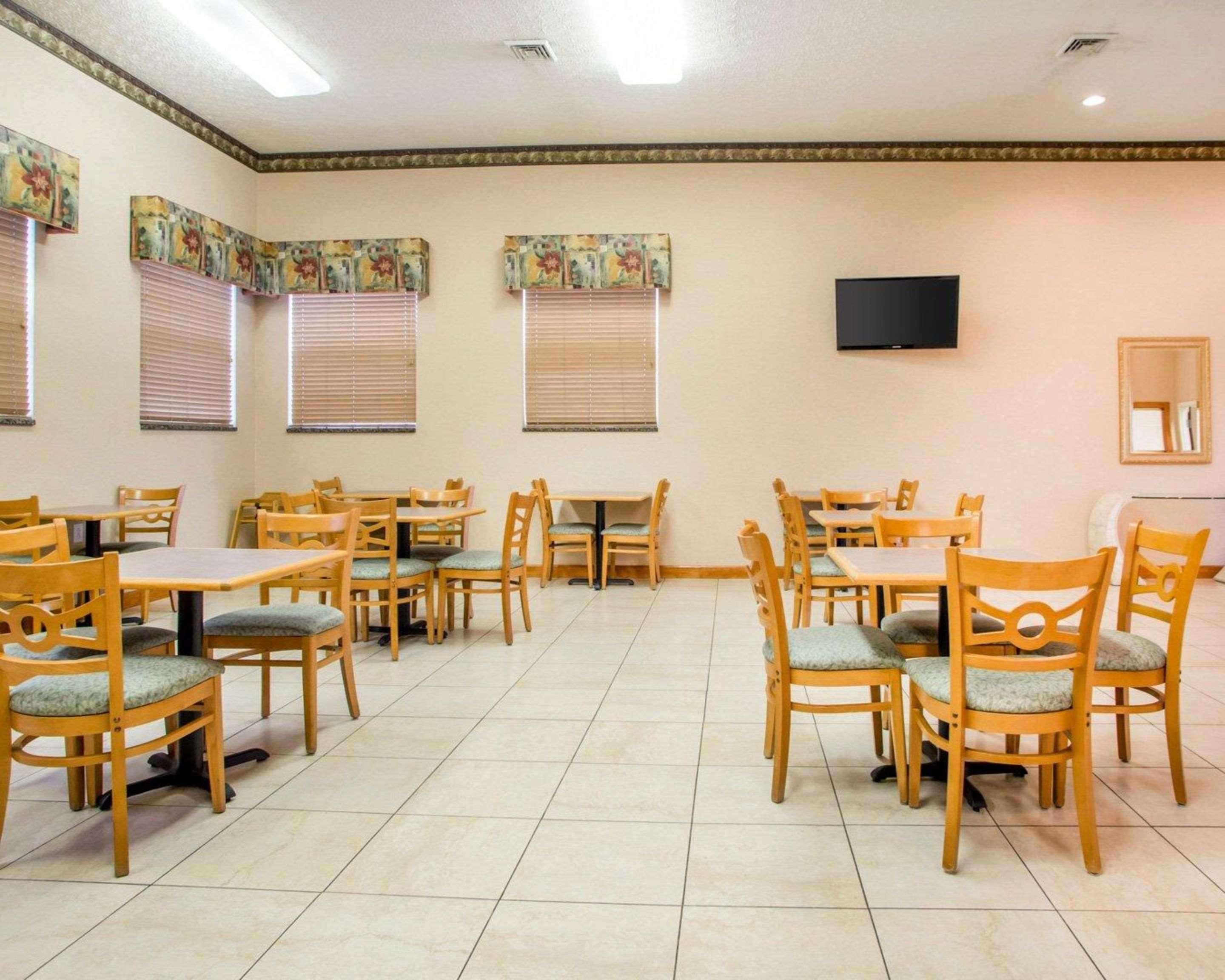 Surestay Best Western Obetz Rickenbacker Airport