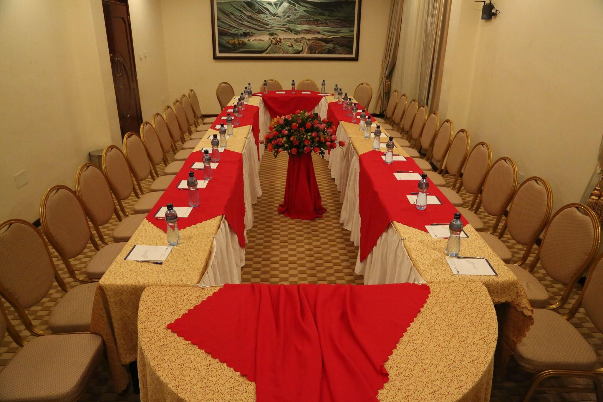 Caravan Hotel | Haya Hulet | ካራቫን ሆቴል | ሃያ ሁለት by null