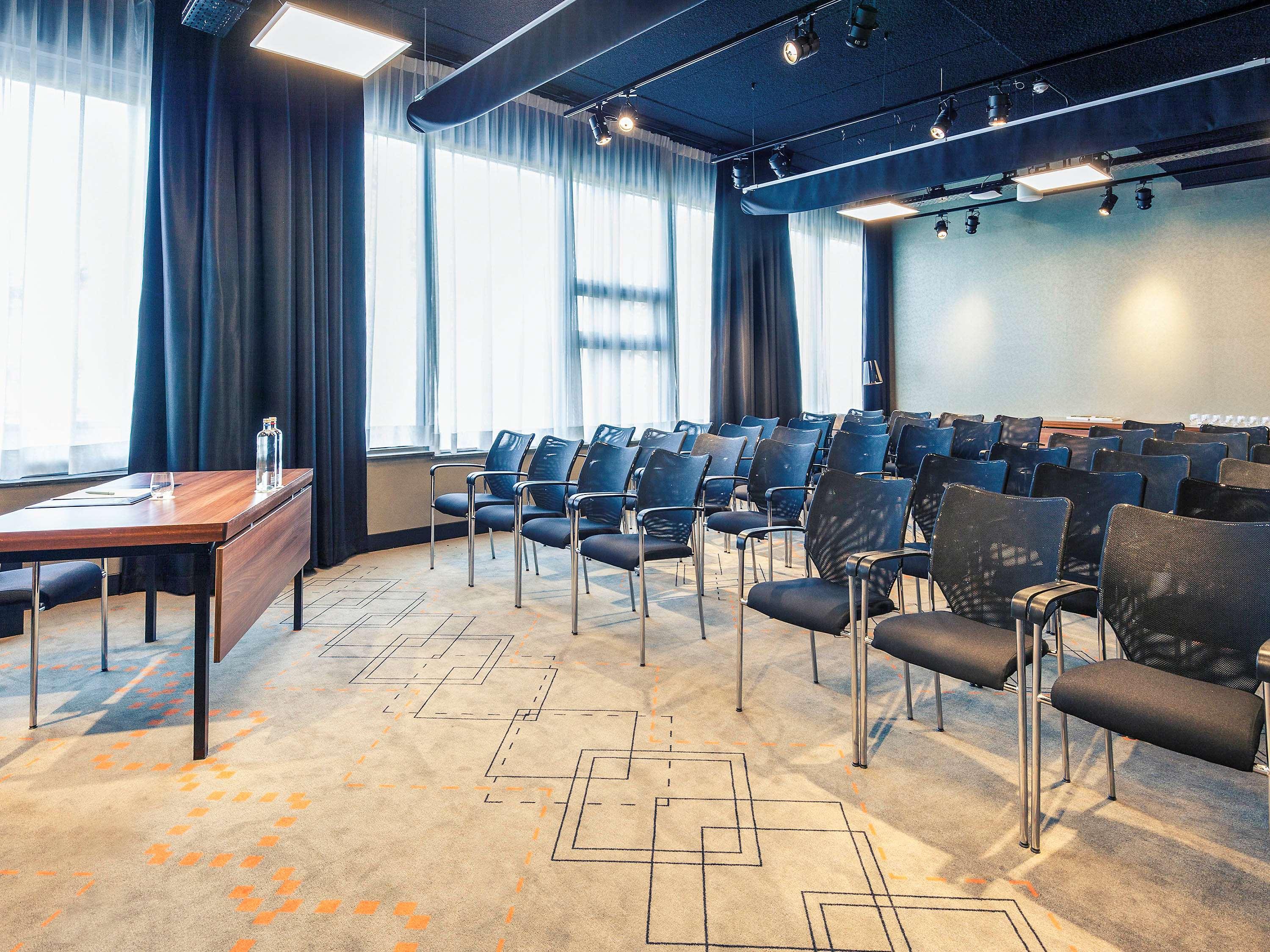 Hotel Mercure Amsterdam Sloterdijk Station by null