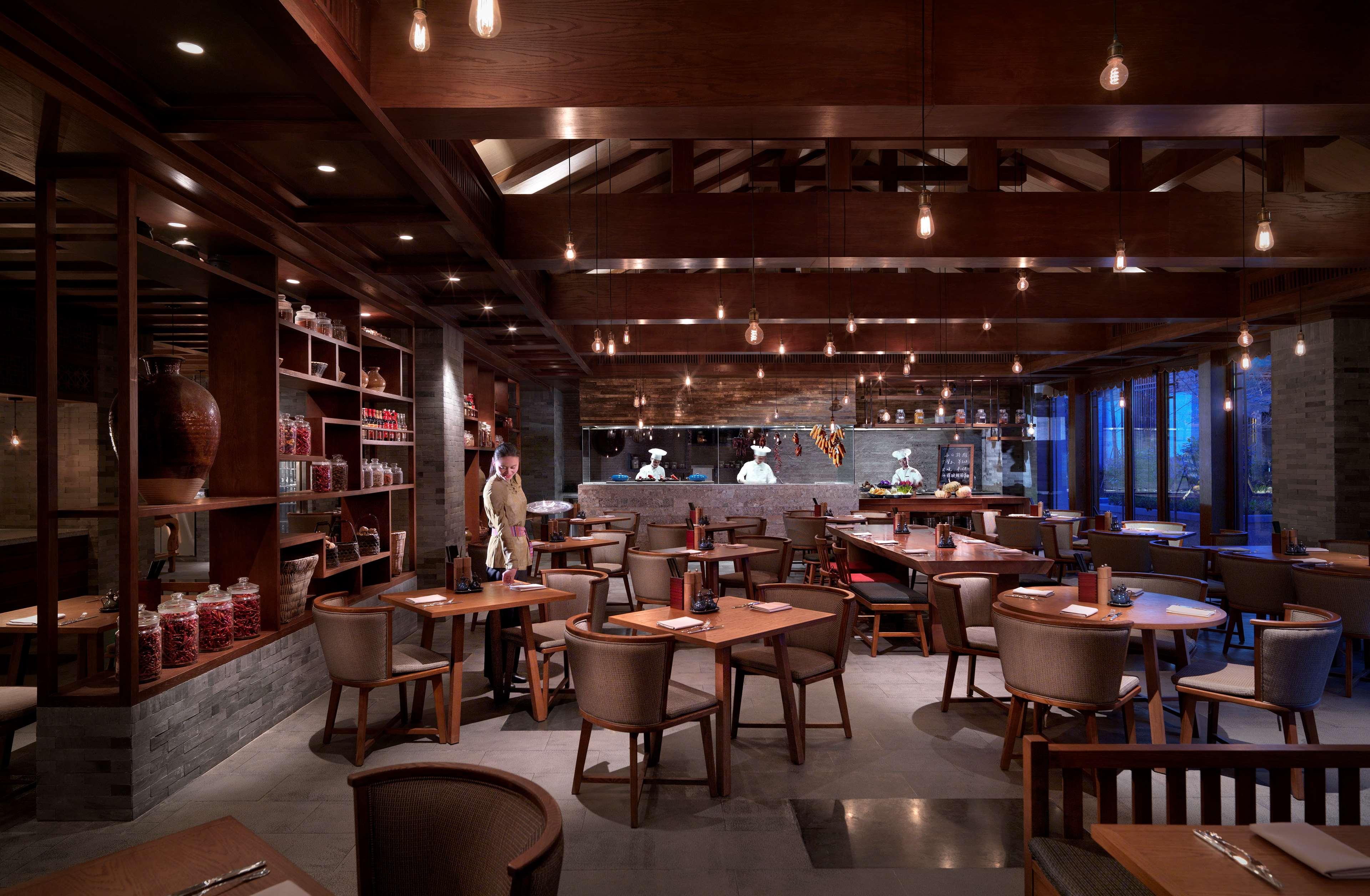 Jinmao Purelax Lijiang, Unbound Collection Hyatt
