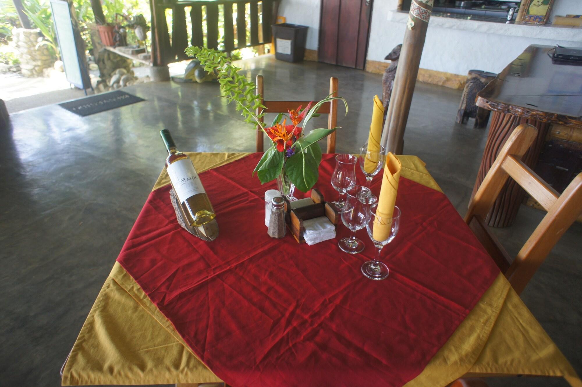 La Leona Lodge