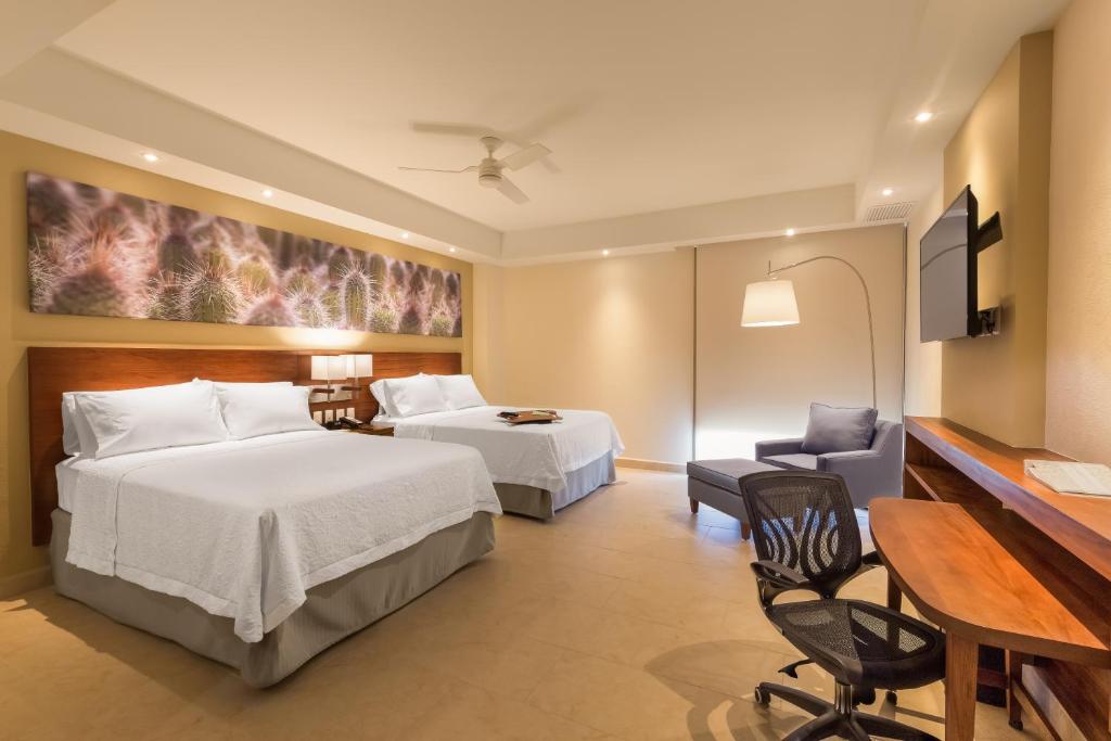 Hampton Inn and Suites By Hilton  Los Cabos