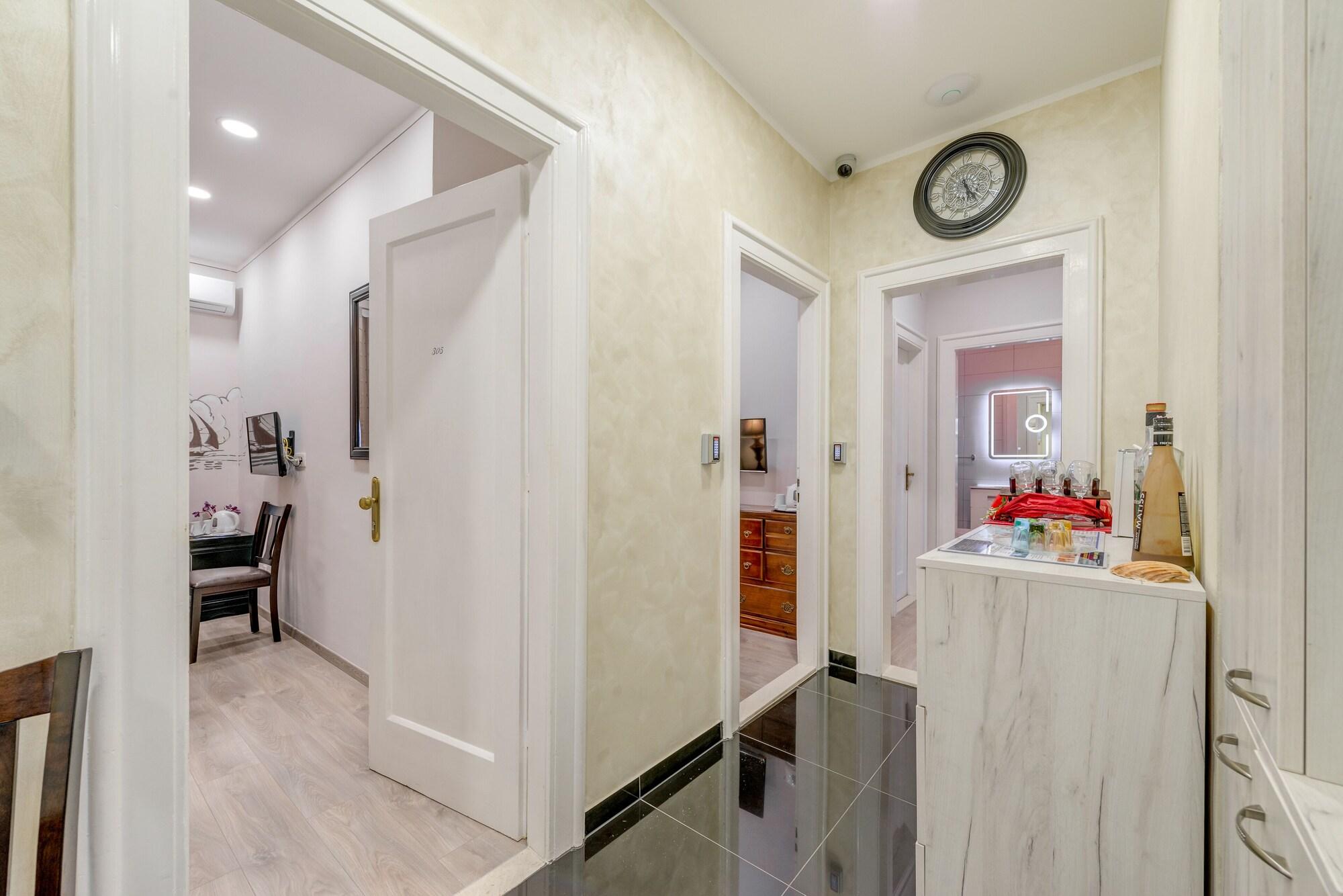 Metropole Luxury Rooms - фото