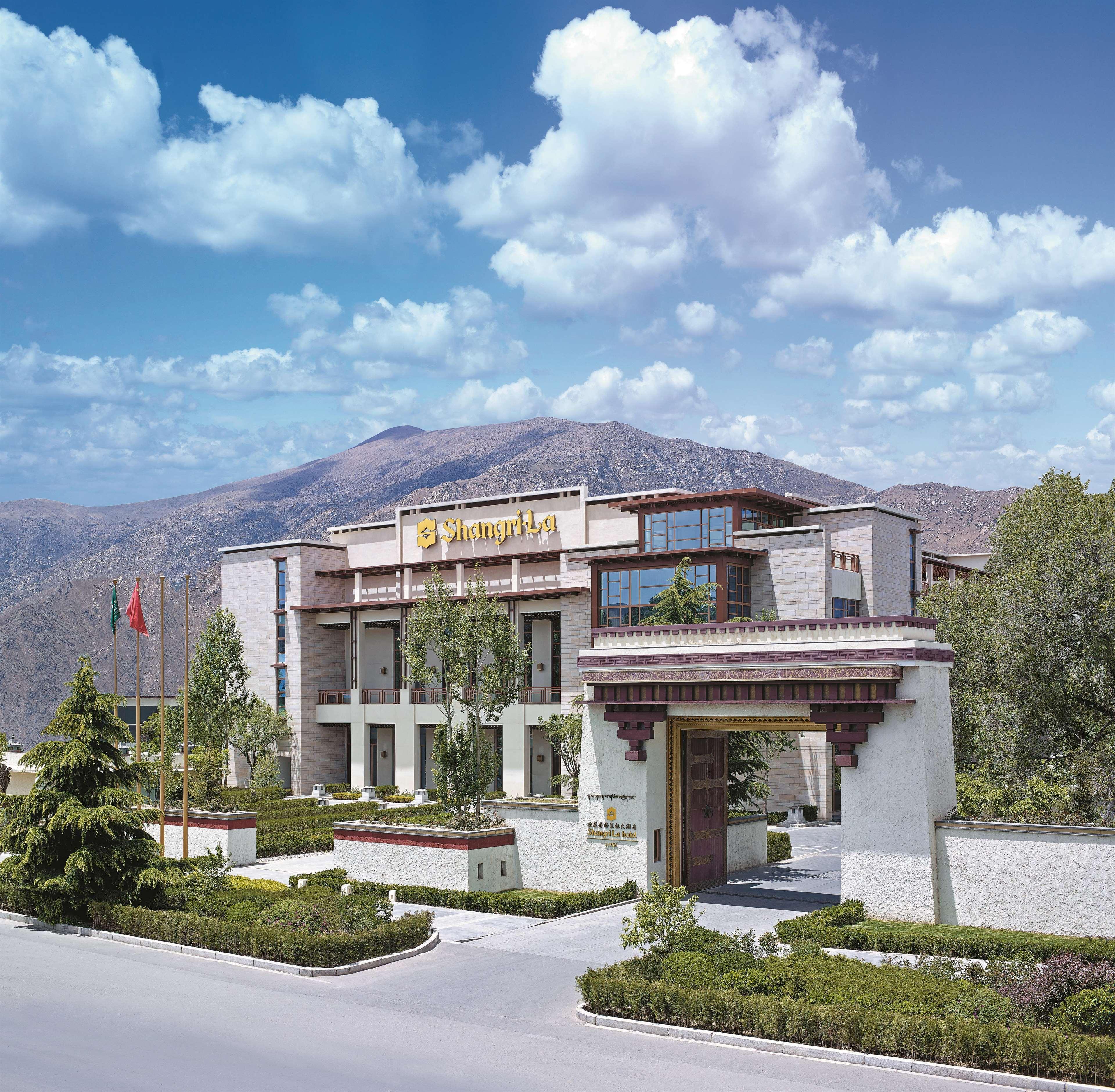 Shangri La Hotel Lhasa image