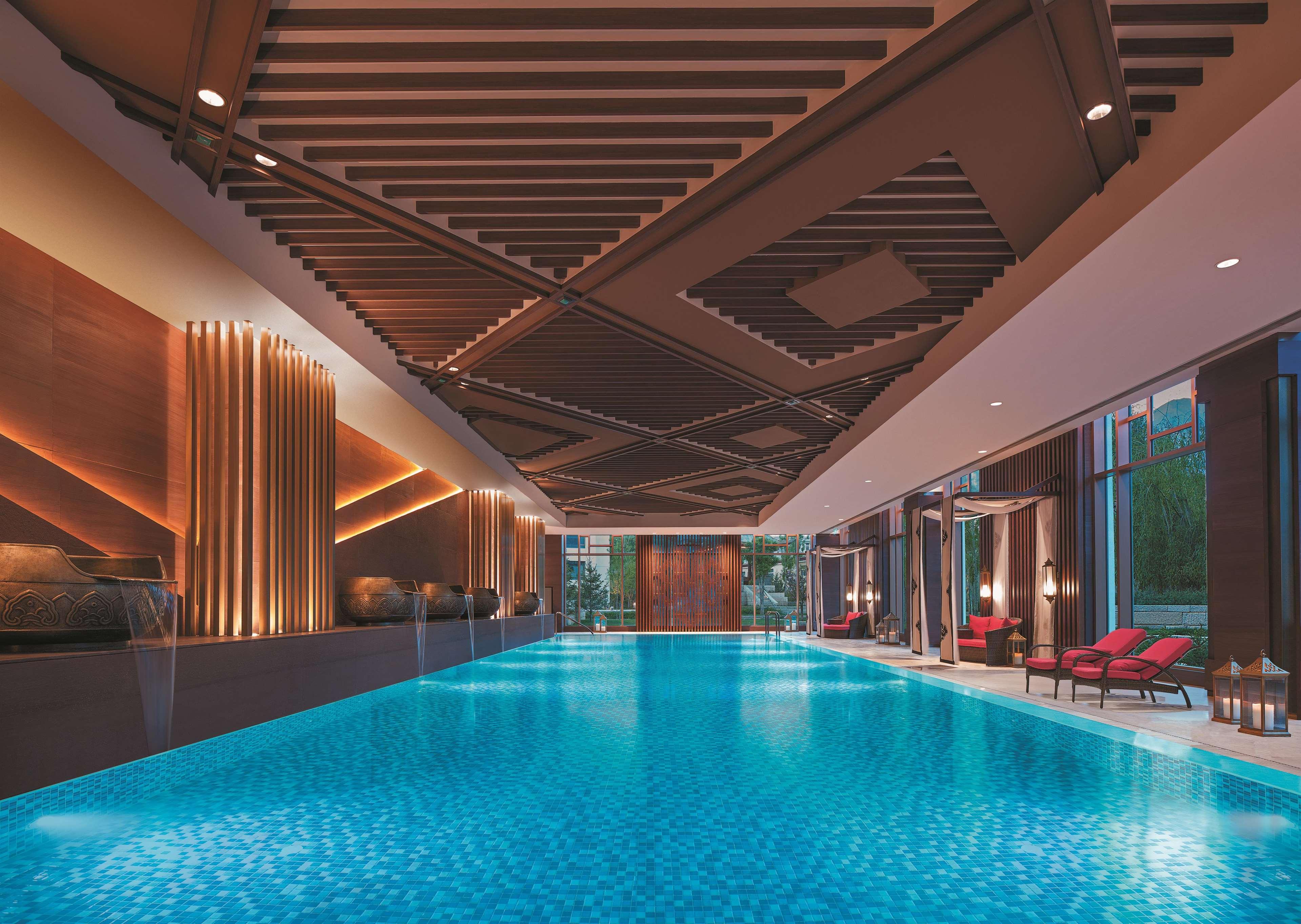 Shangri La Hotel Lhasa by null