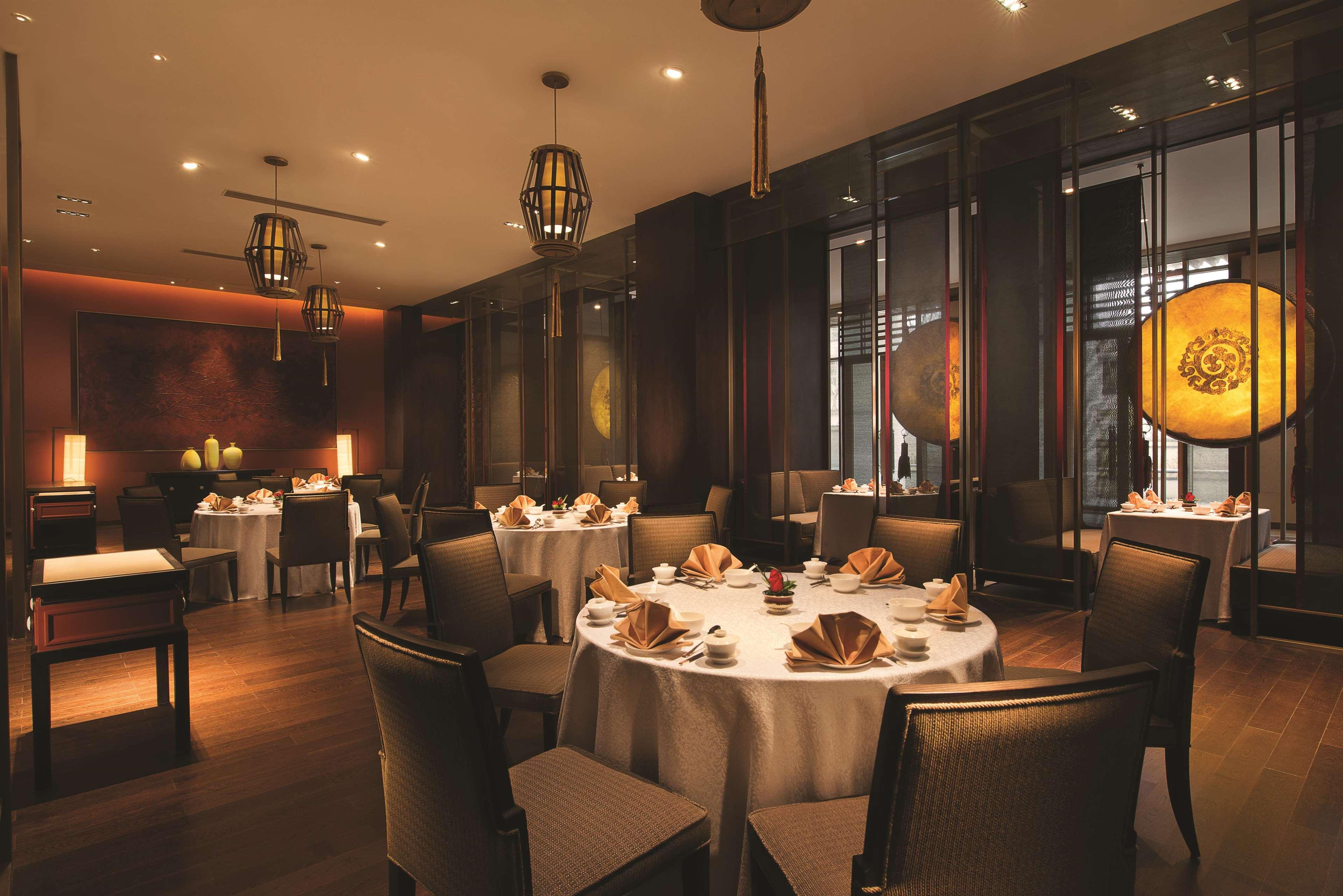 Shangri La Hotel Lhasa by null