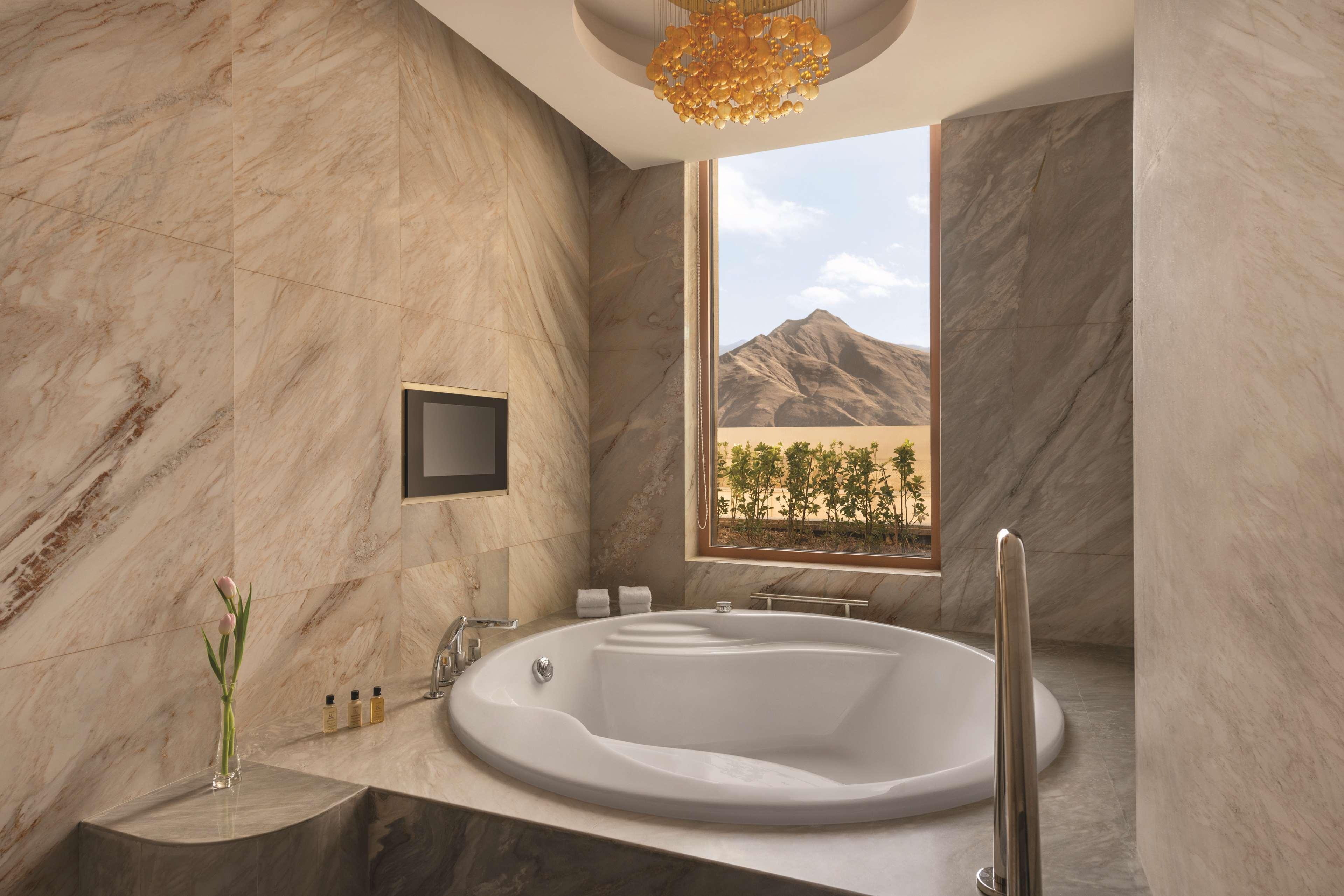 Shangri La Hotel Lhasa by null