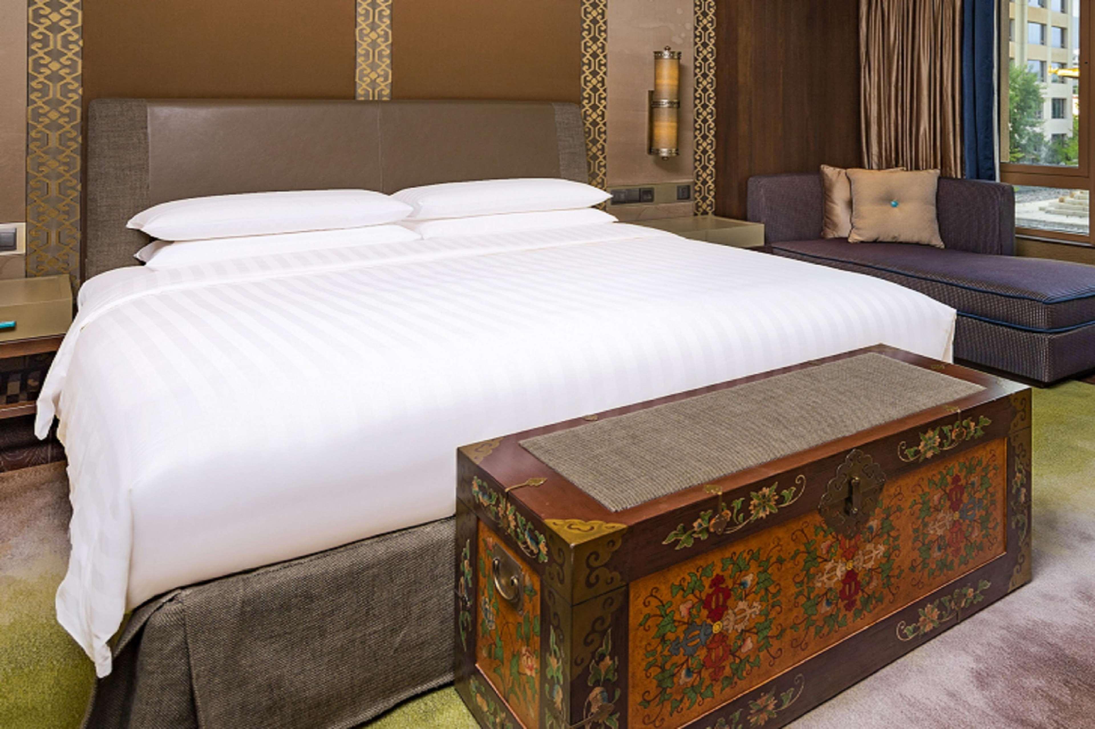 Shangri La Hotel Lhasa by null