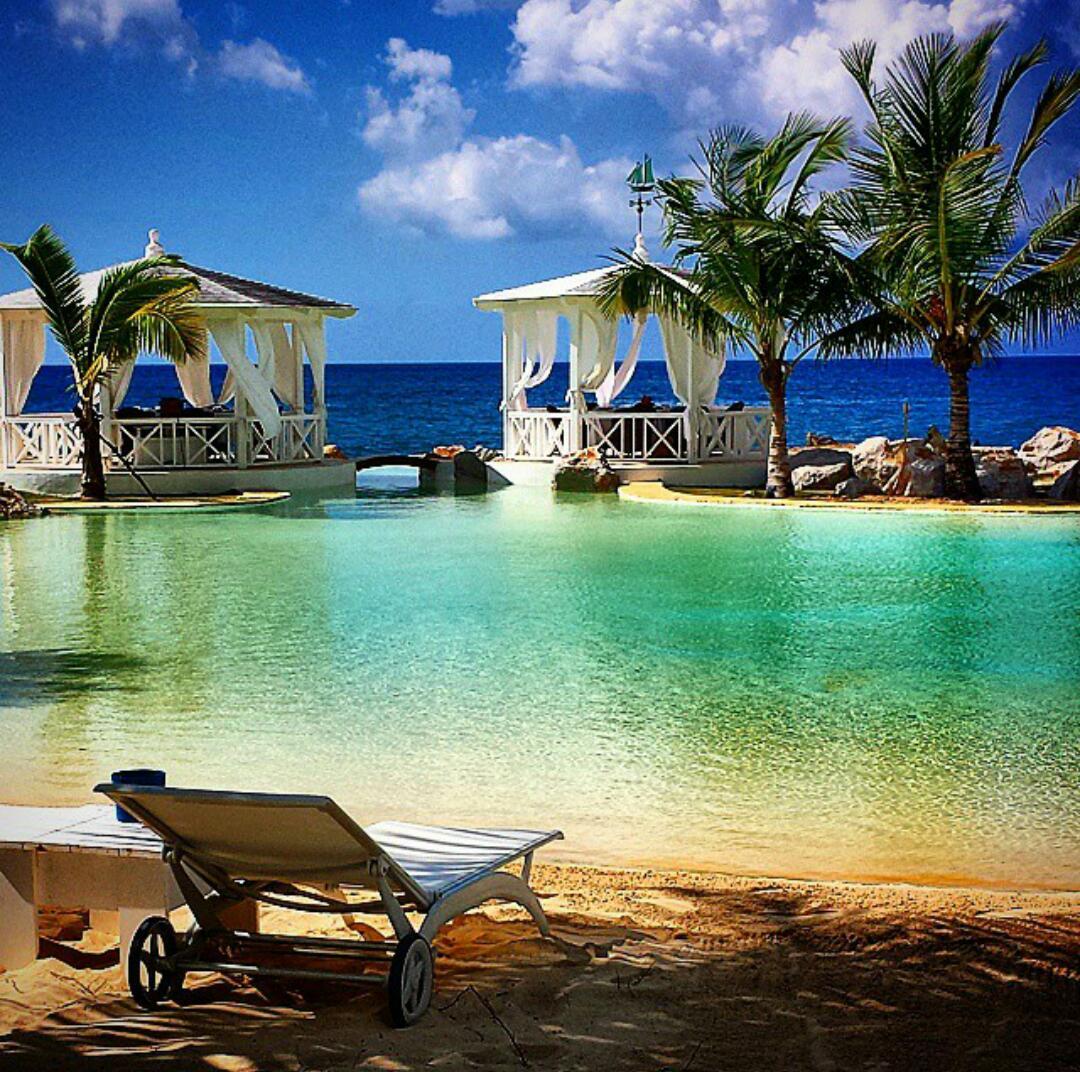 Tracadero Beach Resort