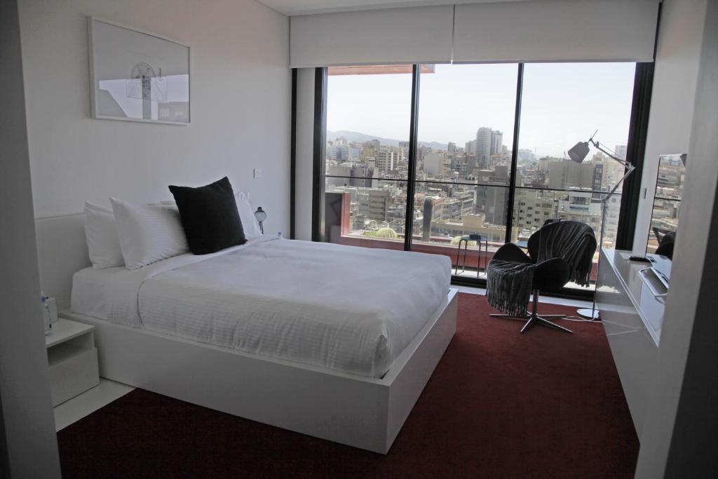1866 Court & Suites by null