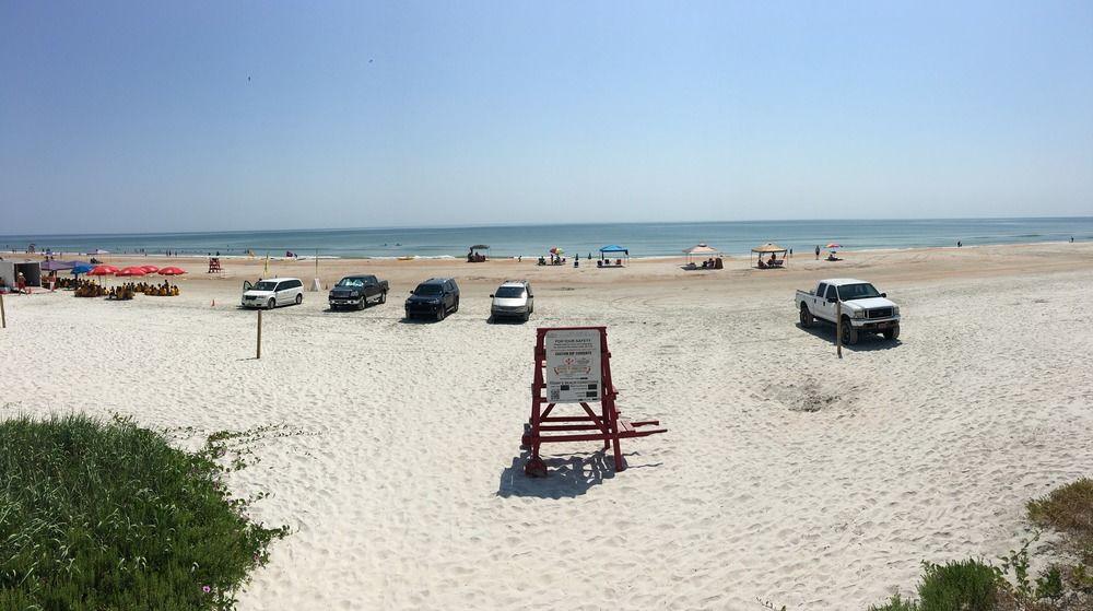 Foto de Andy Romano beach - lugar popular entre os apreciadores de relaxamento
