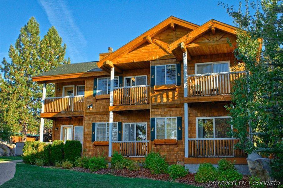 Red Wolf Lakeside Lodge image