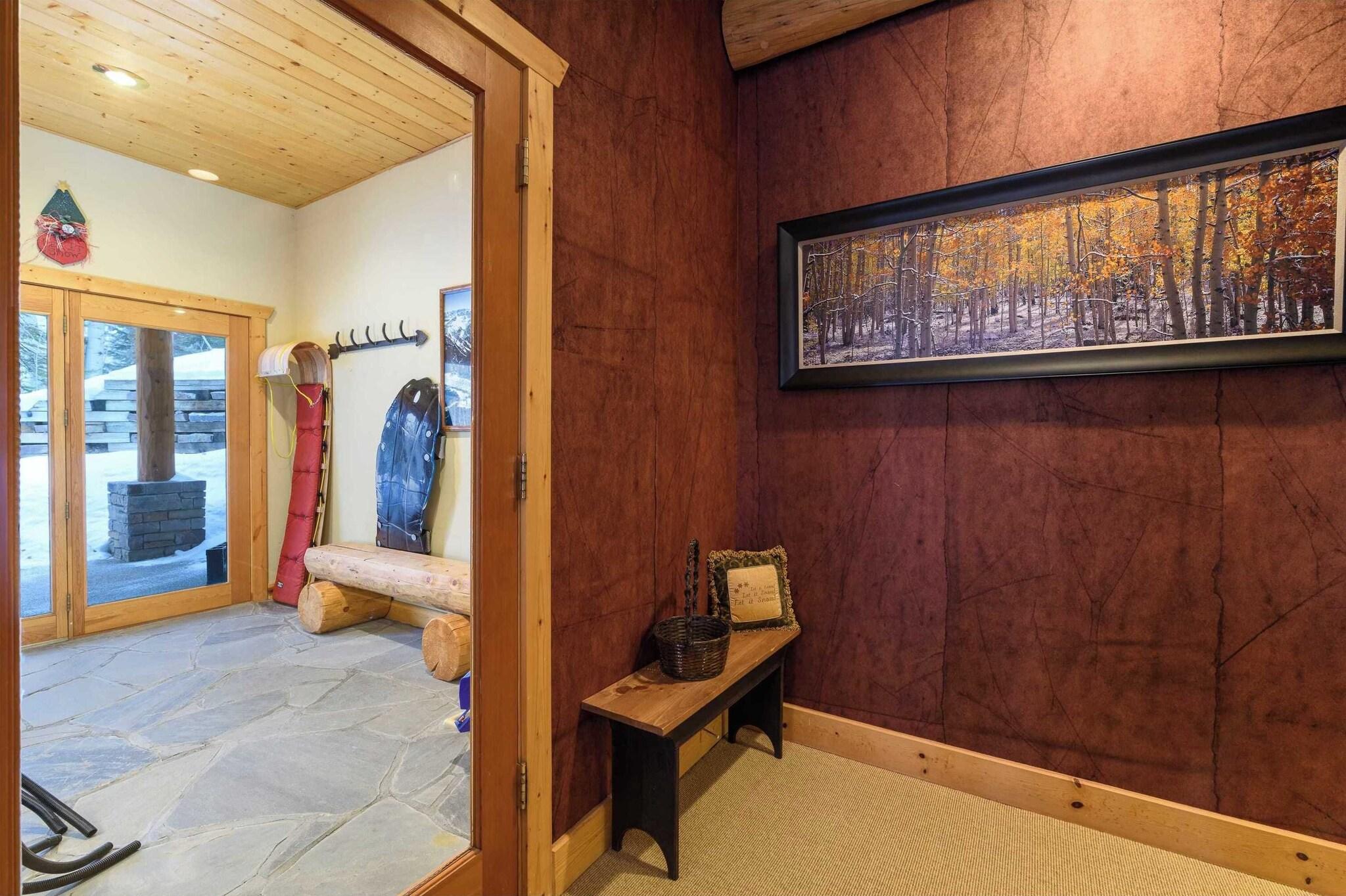 Snowdrift Cabin 