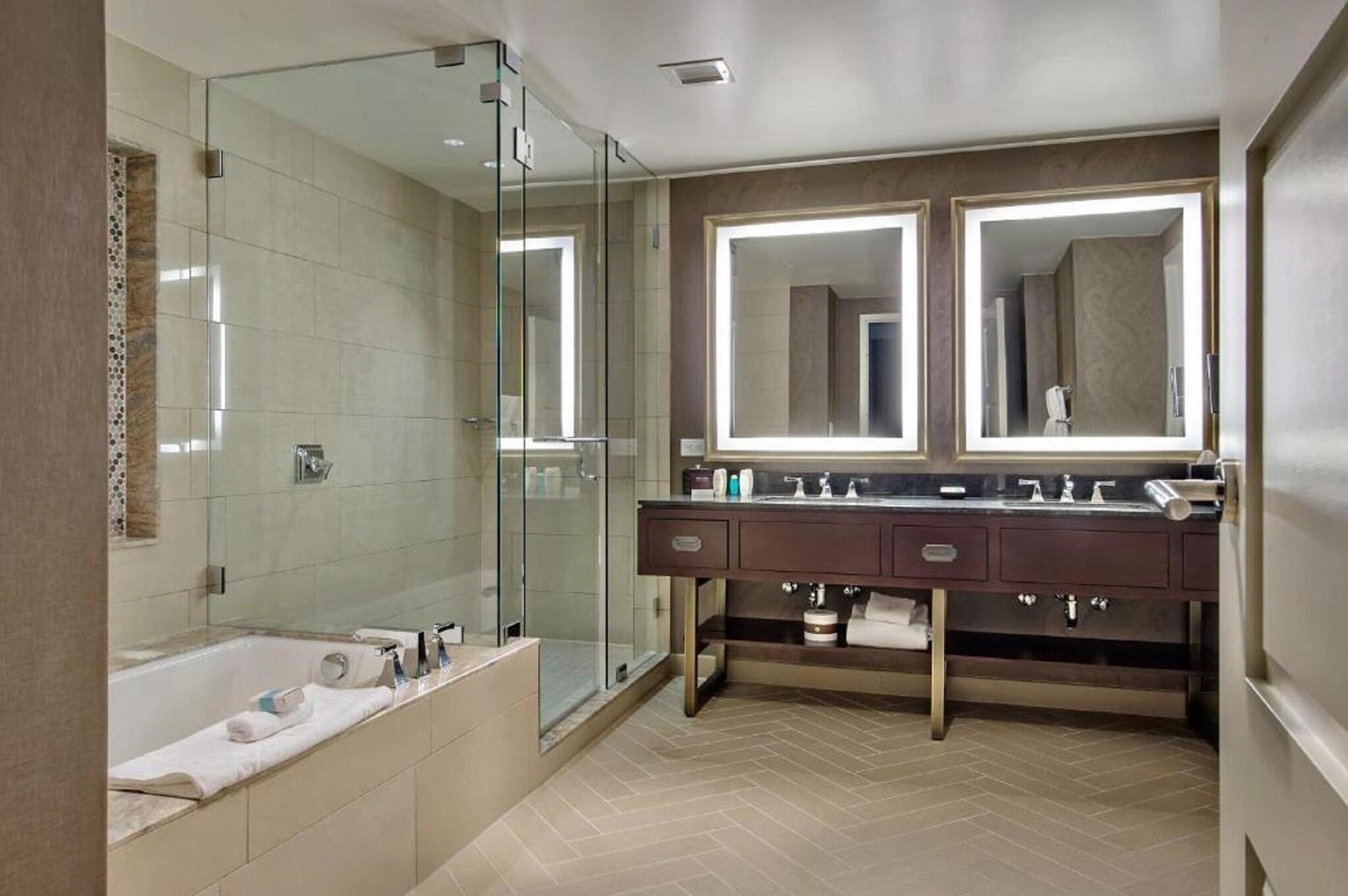 Omni Nashville Hotel by null