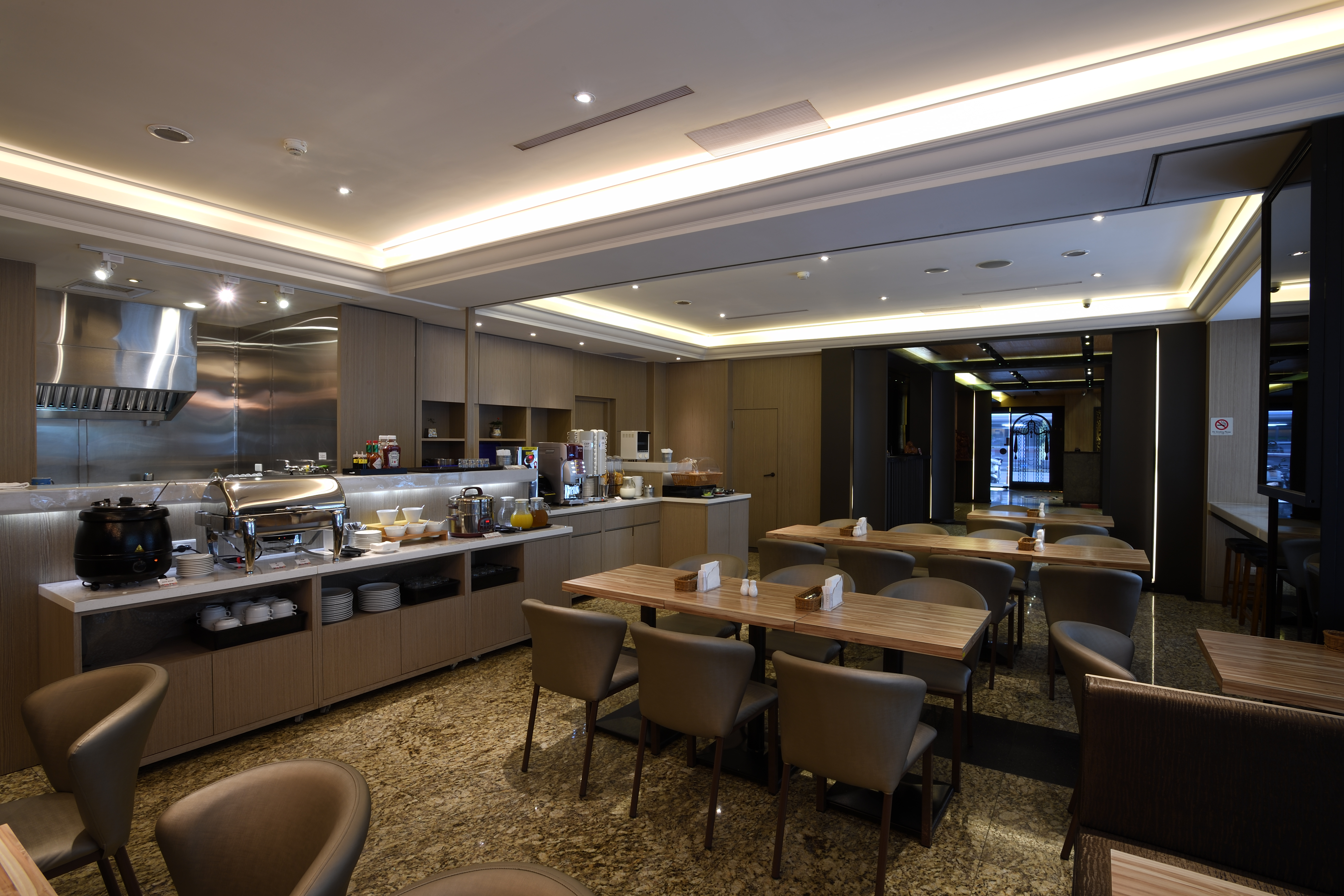 East Dragon Hotel