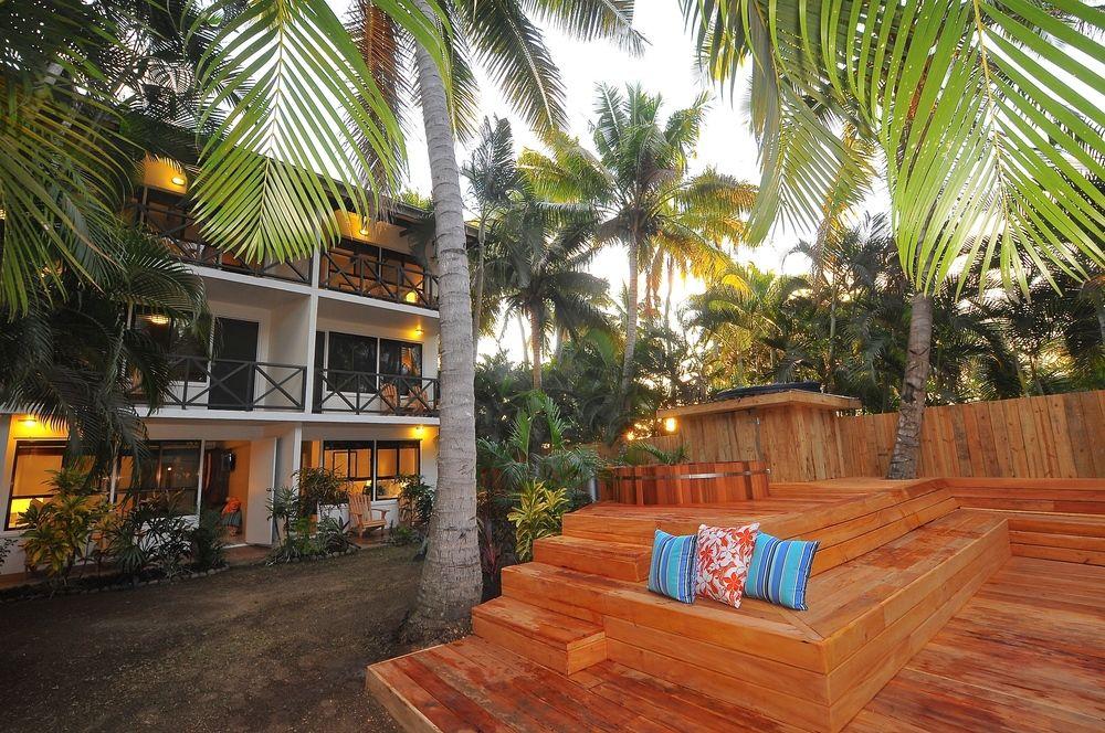 Oasis palm hotel image