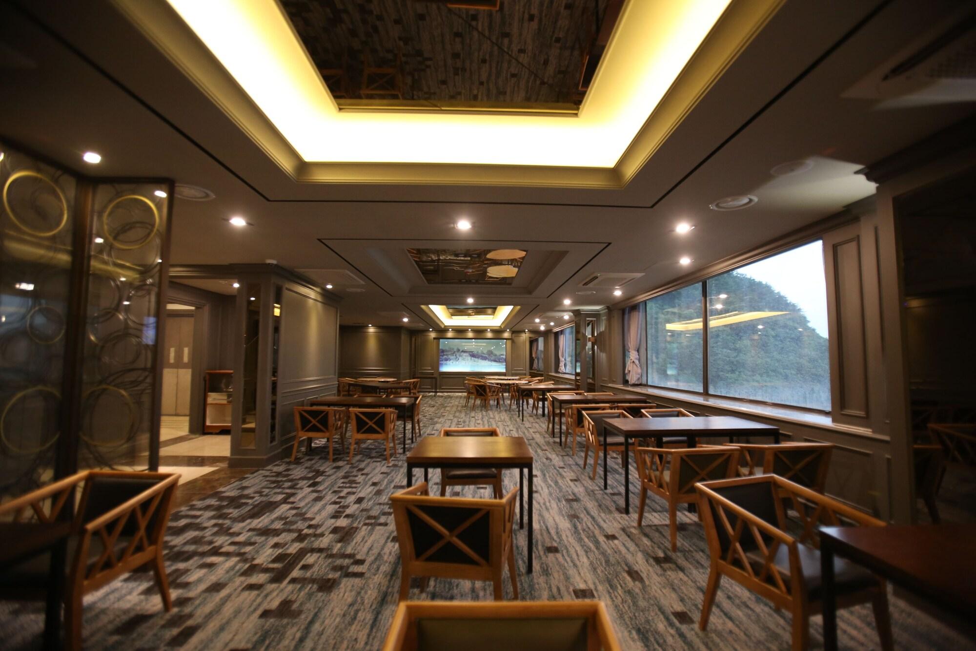 Jinju Dongbang Tourist Hotel