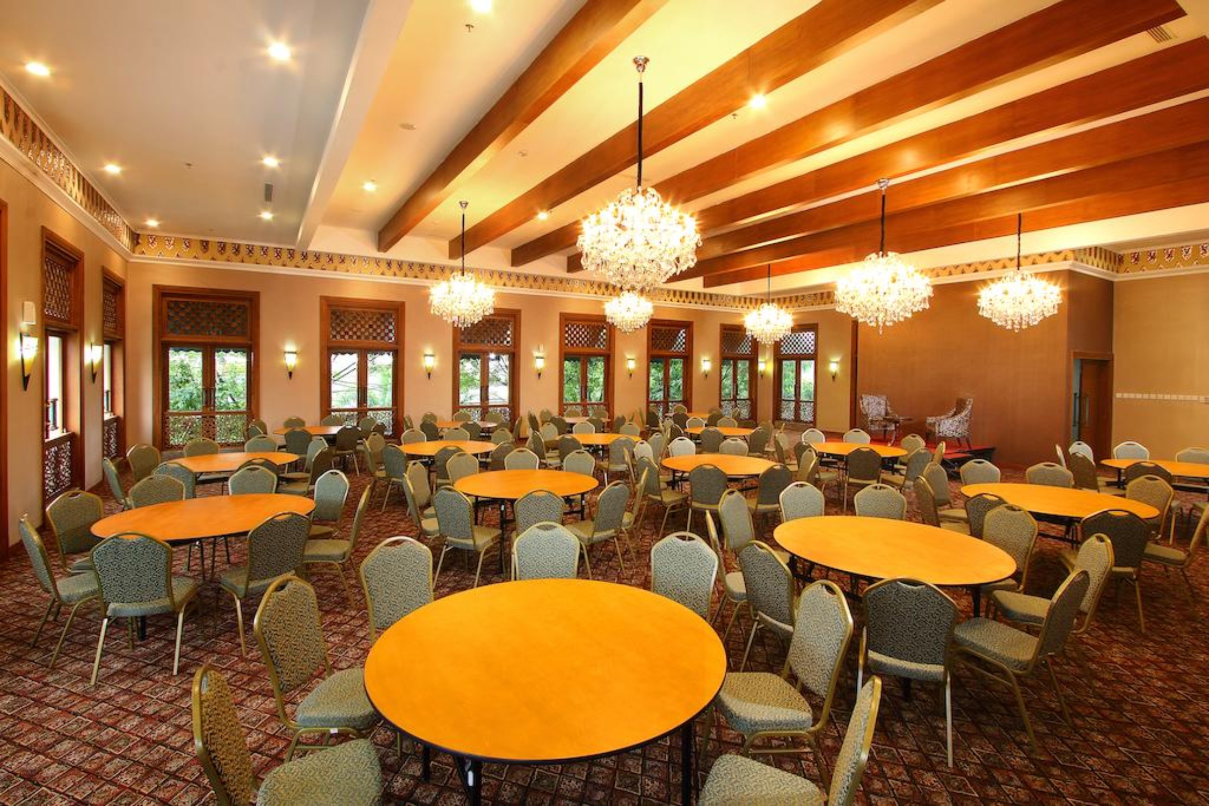 Hotel Horison Aziza Solo