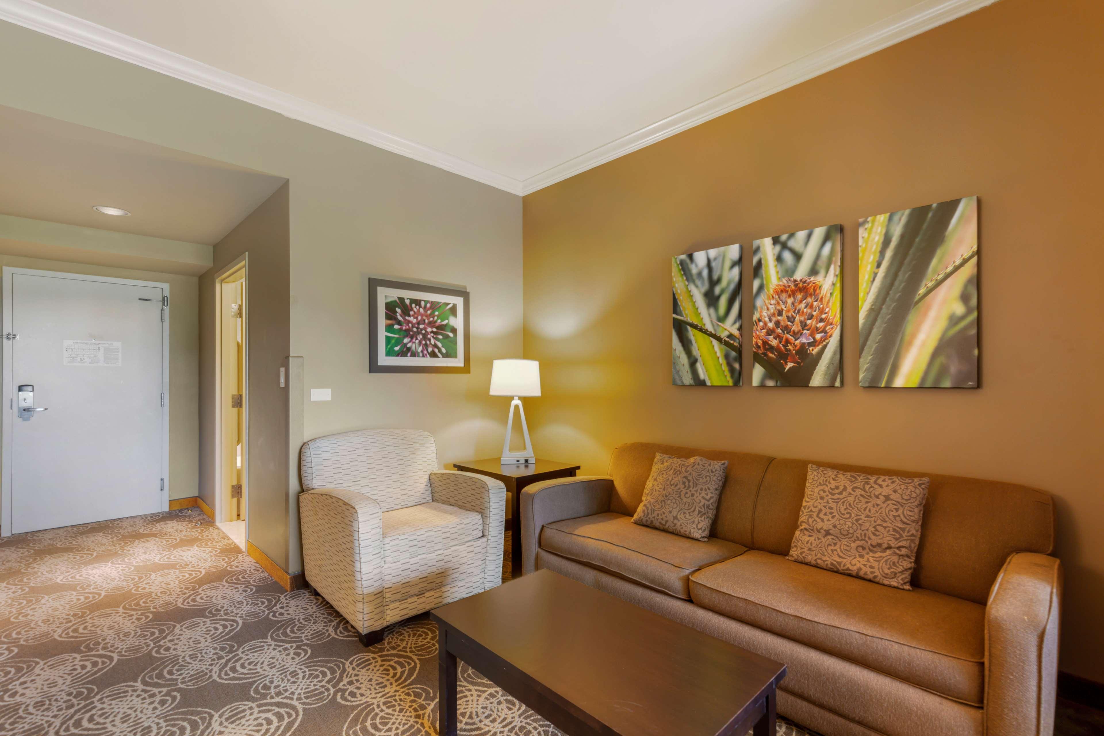 Best Western Plus Miami Airport North Hotel & Suit