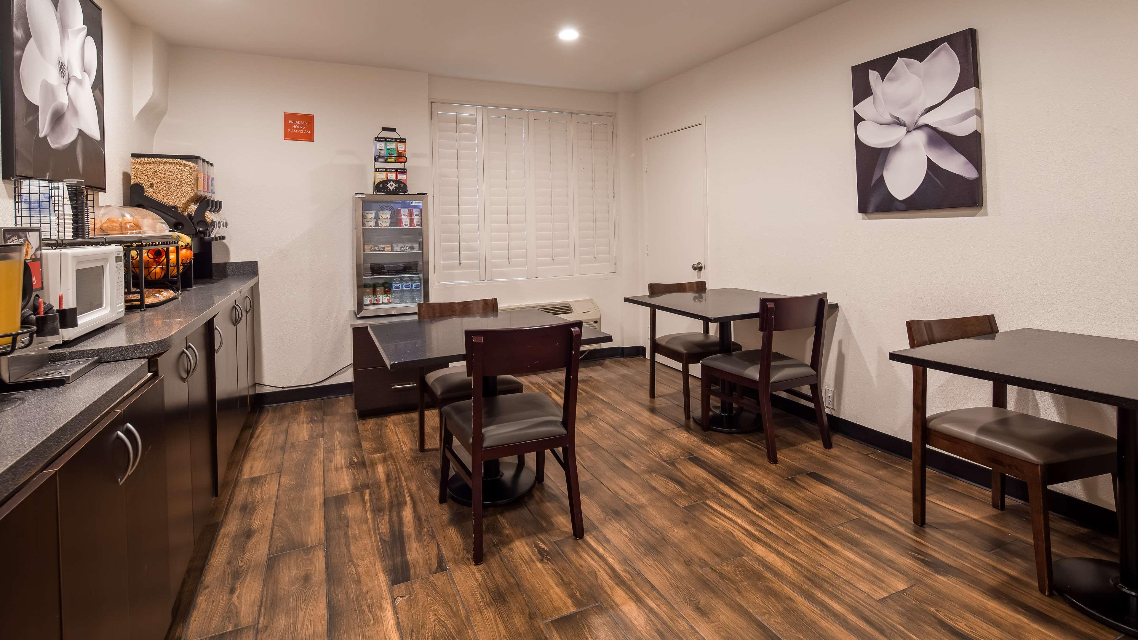 Best Western Fort Wayne Inn & Suites North