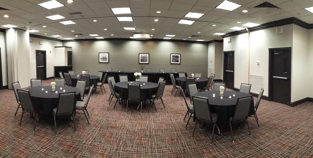 HOLIDAY INN EXPRESS LOUISVILLE NW (NEW ALBANY)