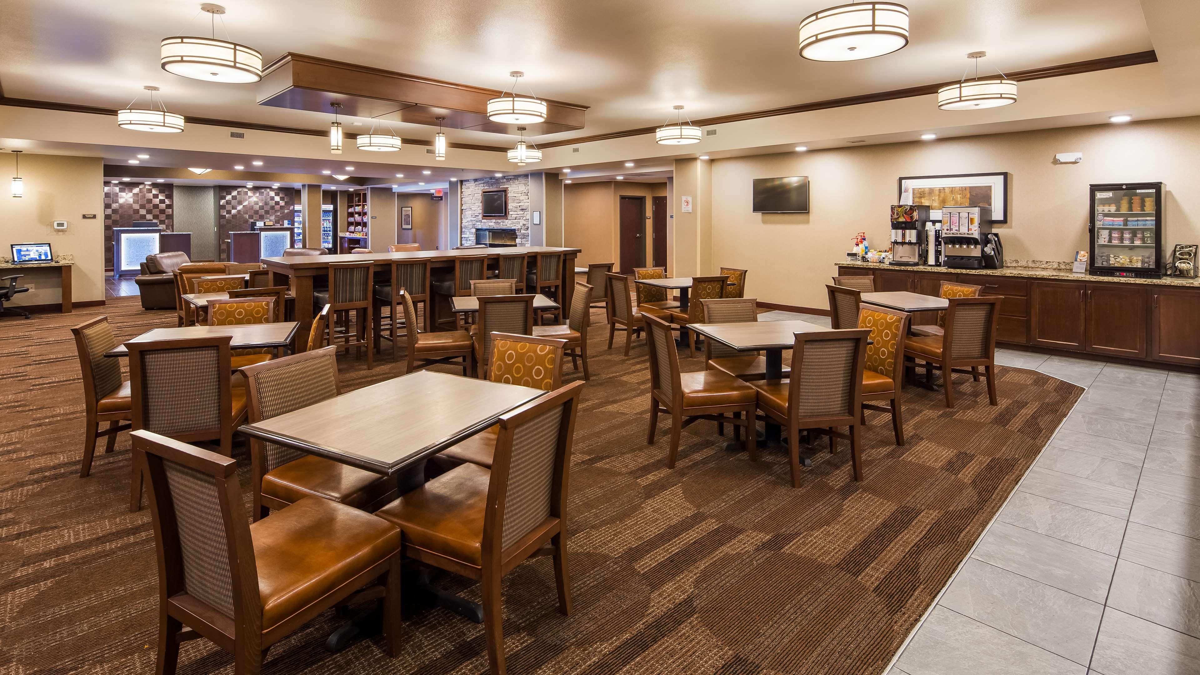 Best Western Plus Lincoln Inn & Suites