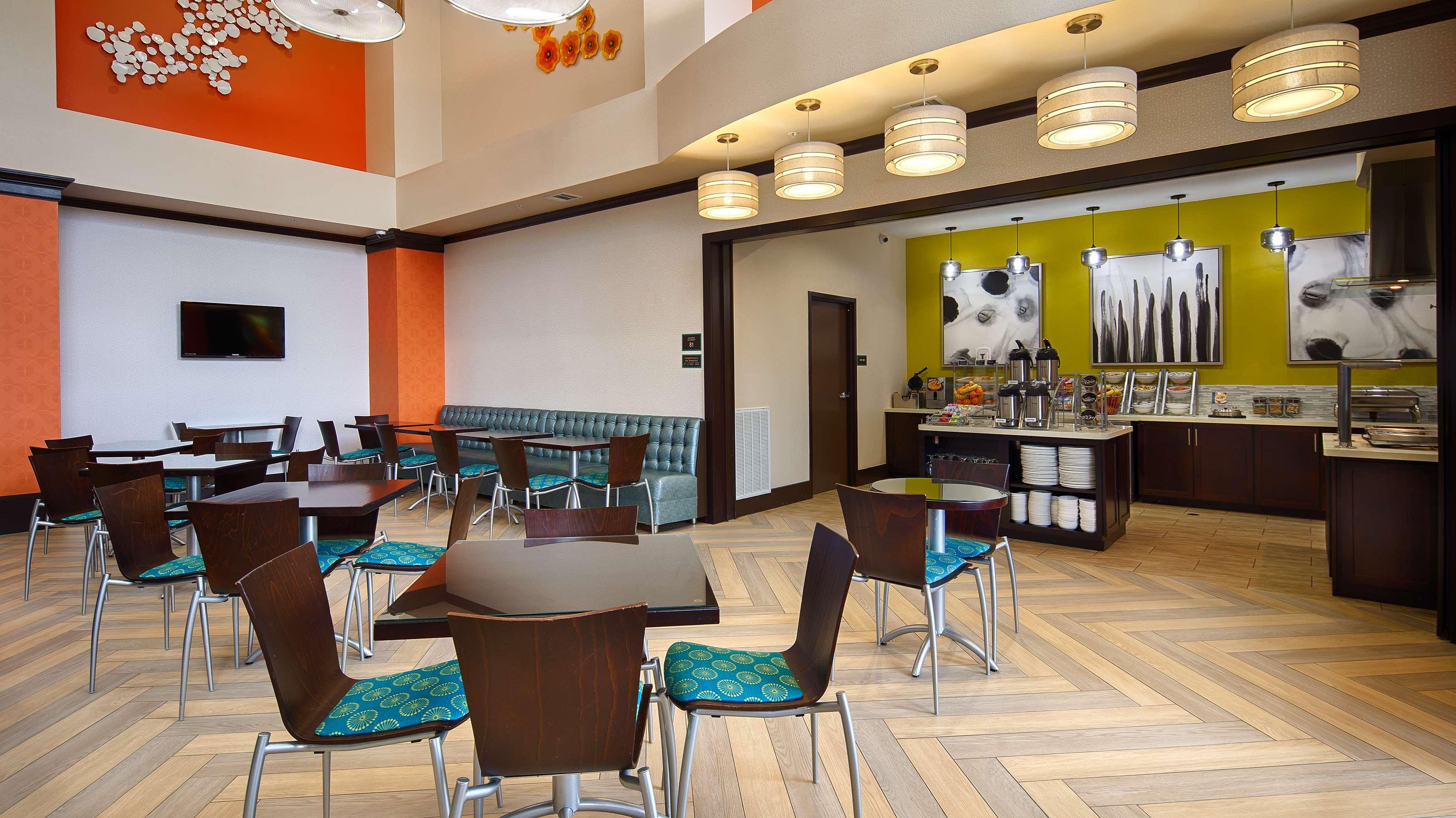 Best Western Premier Ashton Suites-Willowbrook