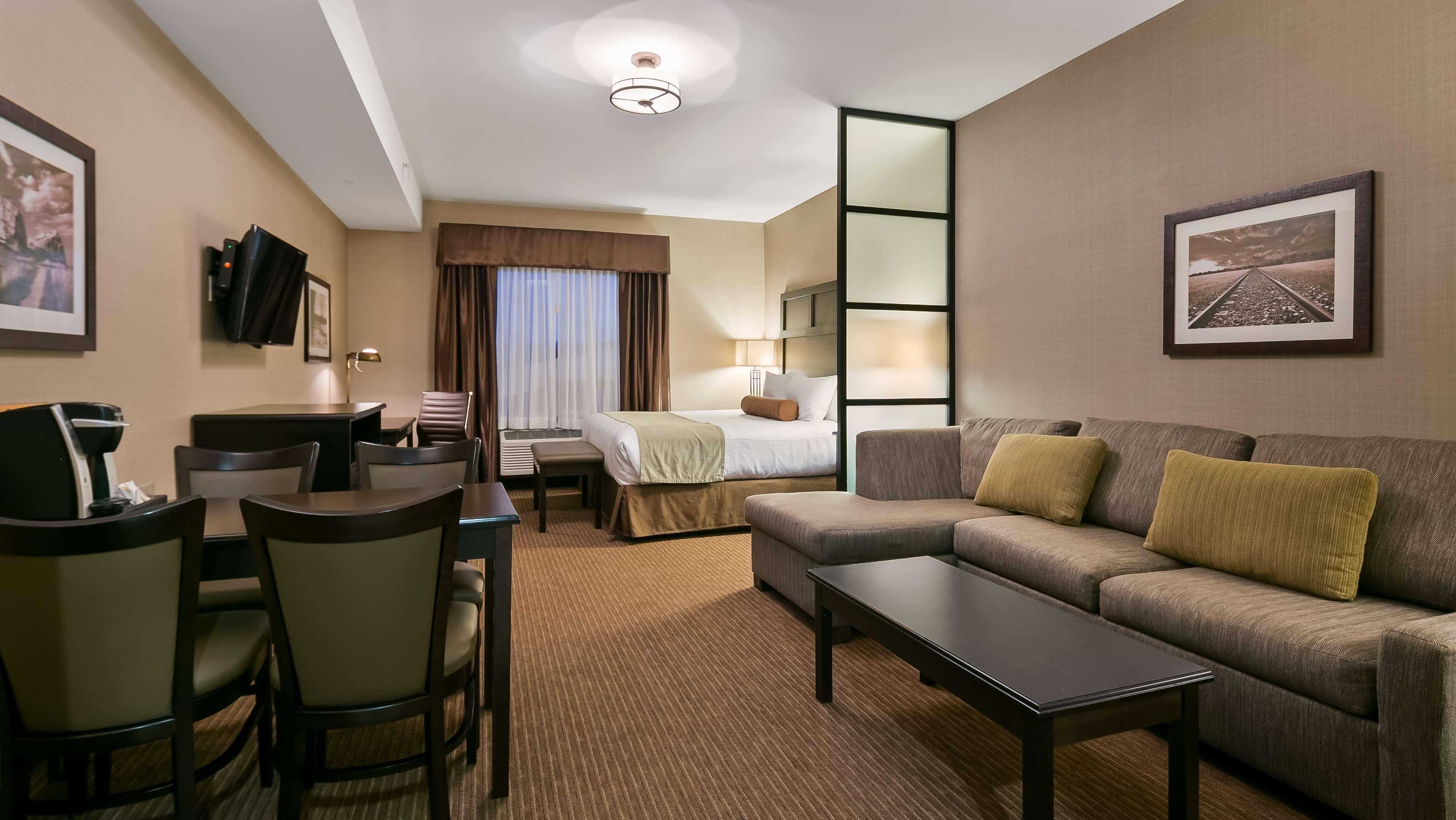Best Western Plus Okotoks Inn & Suites
