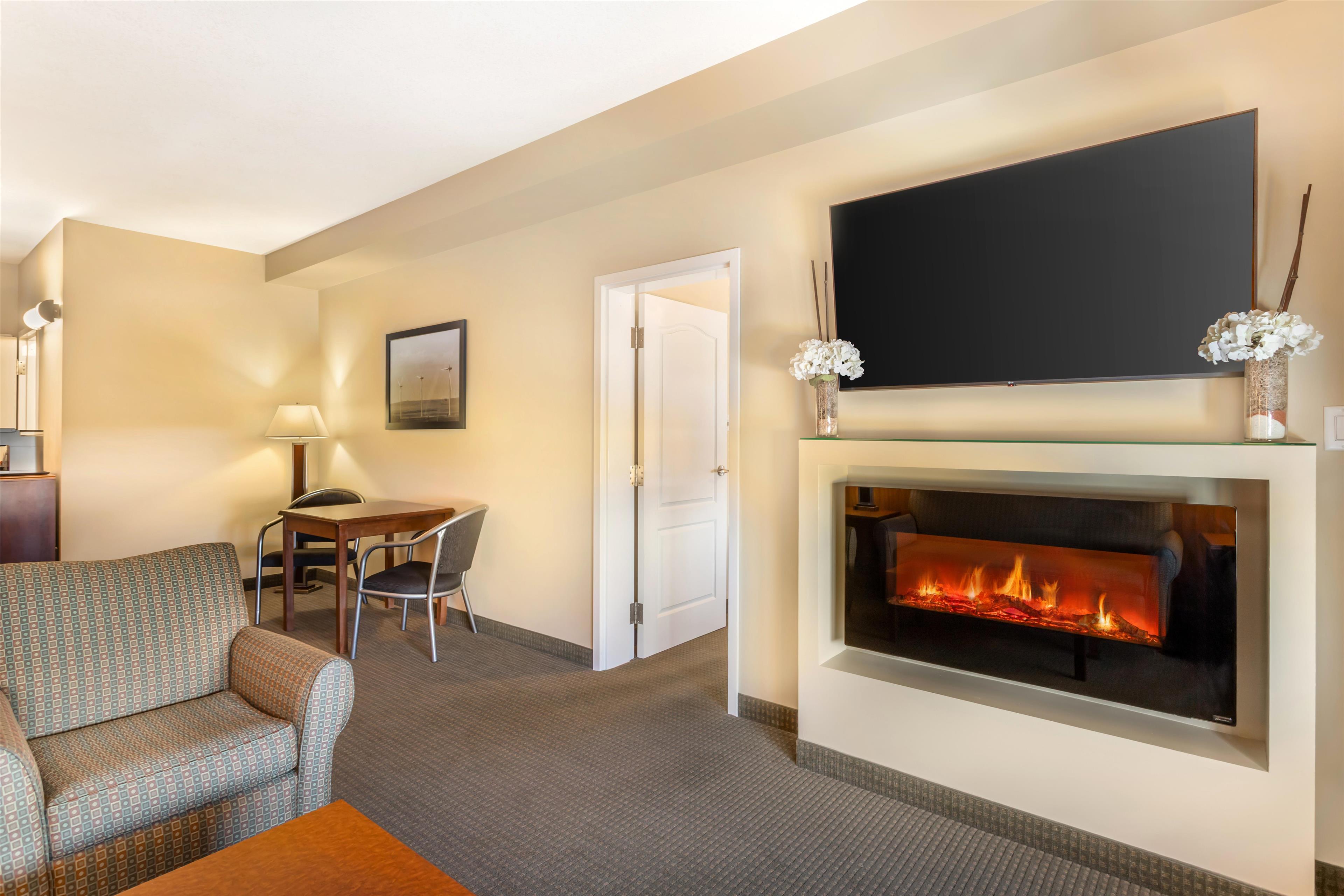 Best Western Plus Service Inn & Suites