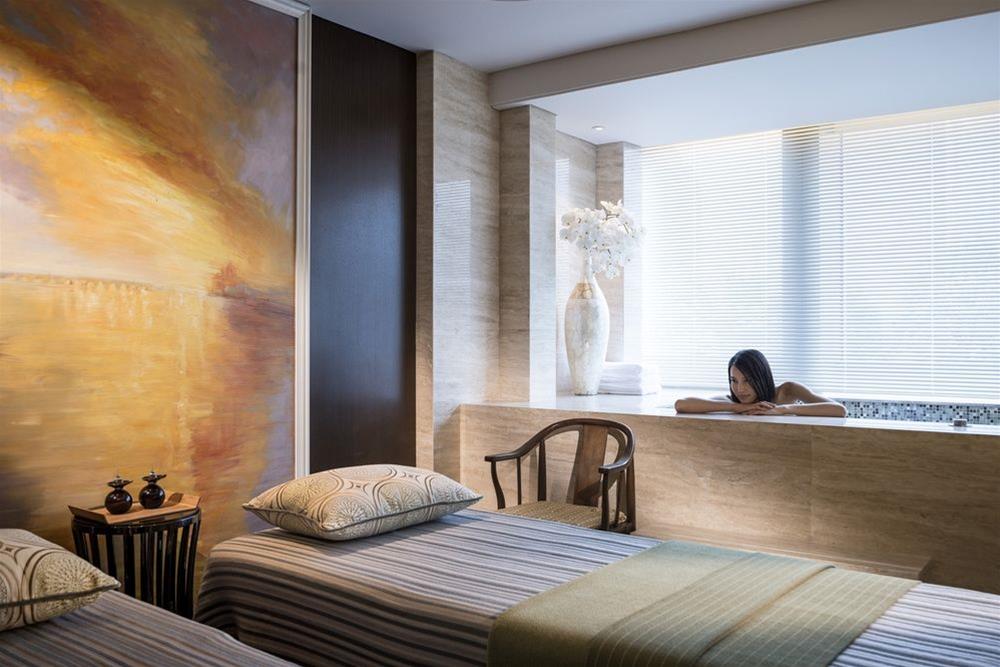 Four Seasons Hotel Shenzhen by null