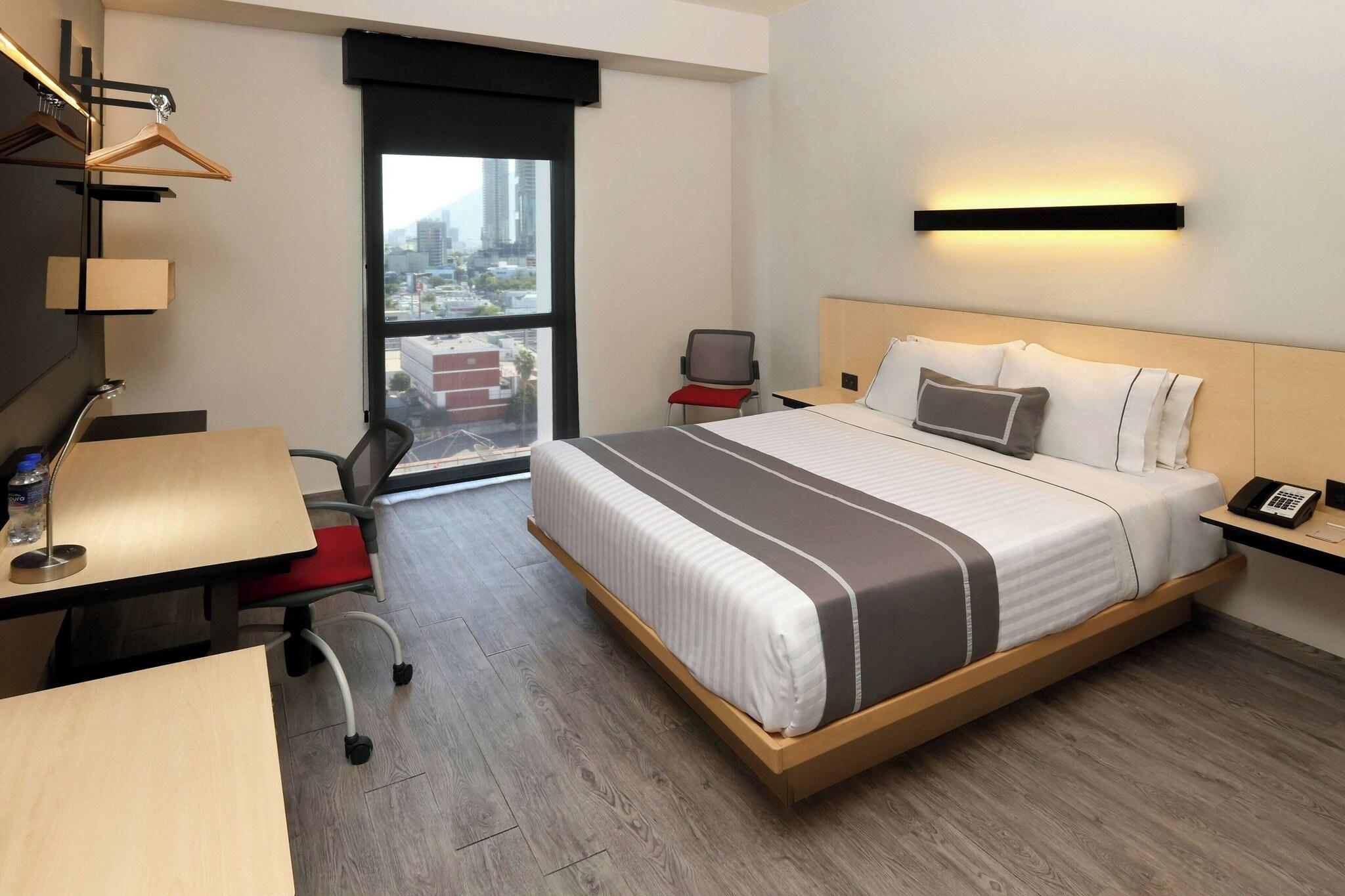 City Plus By Marriott Monterrey Galerias