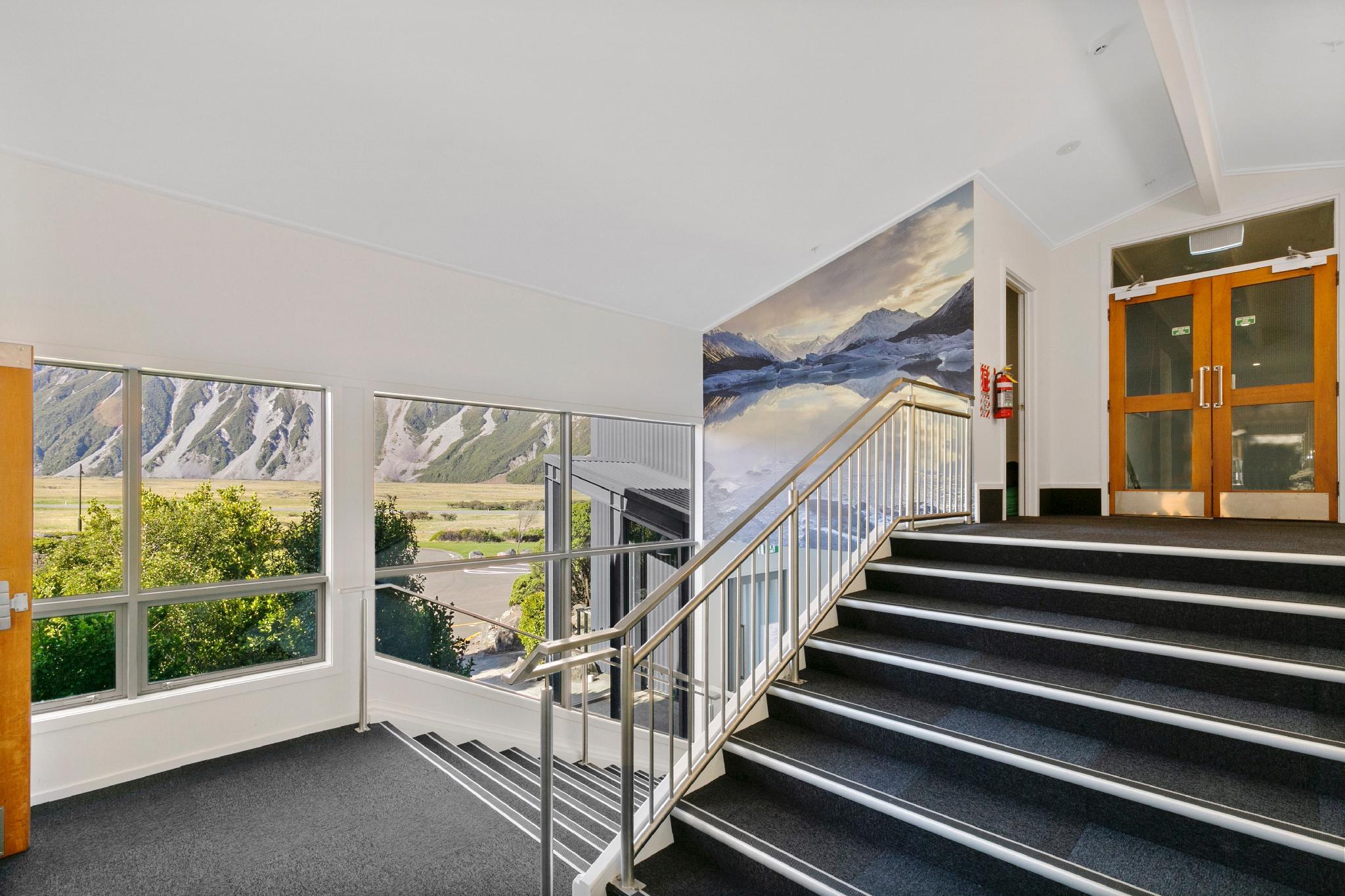 Mt Cook Lodge & Motels