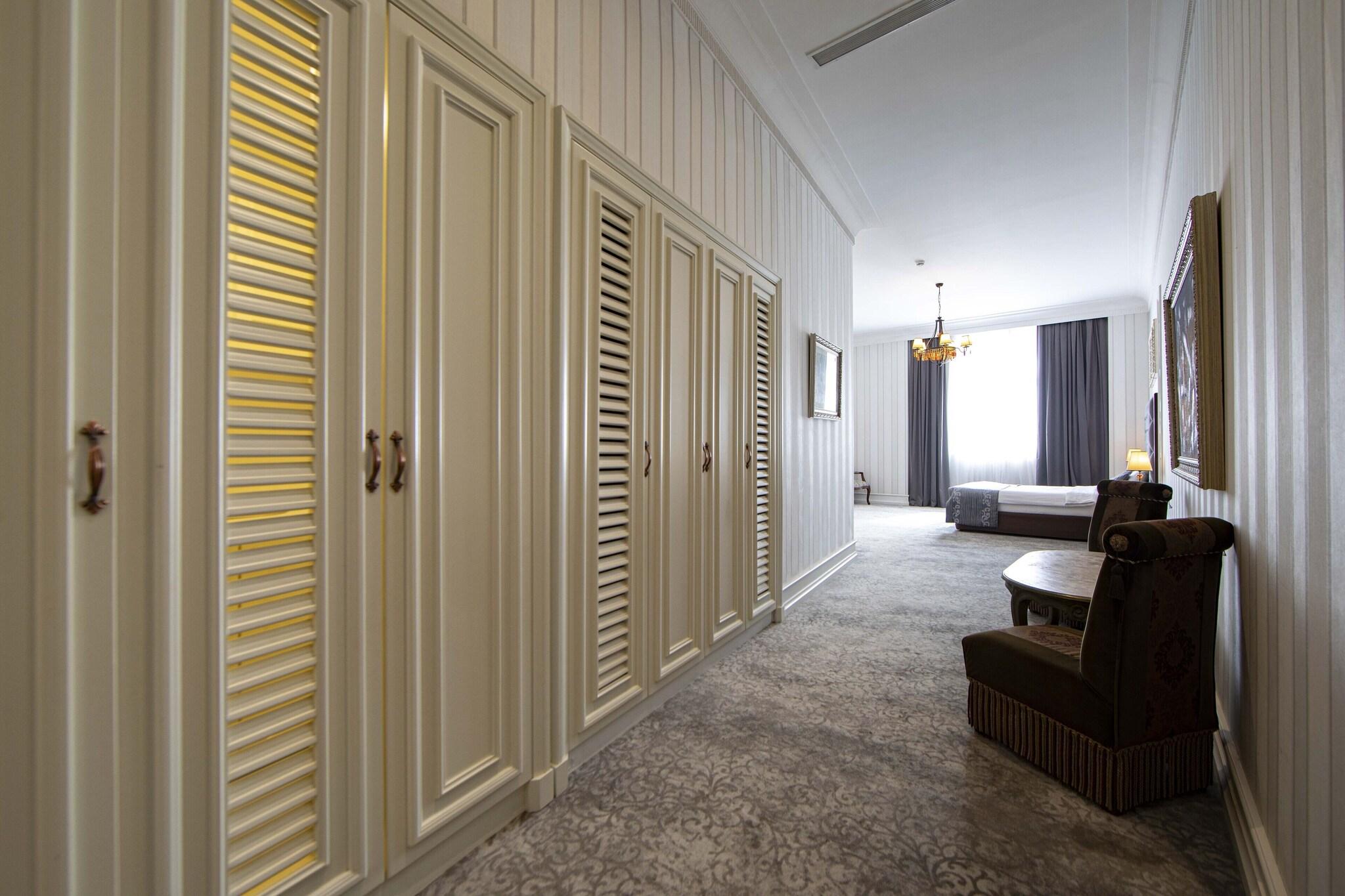 Sapphire City Hotel by null