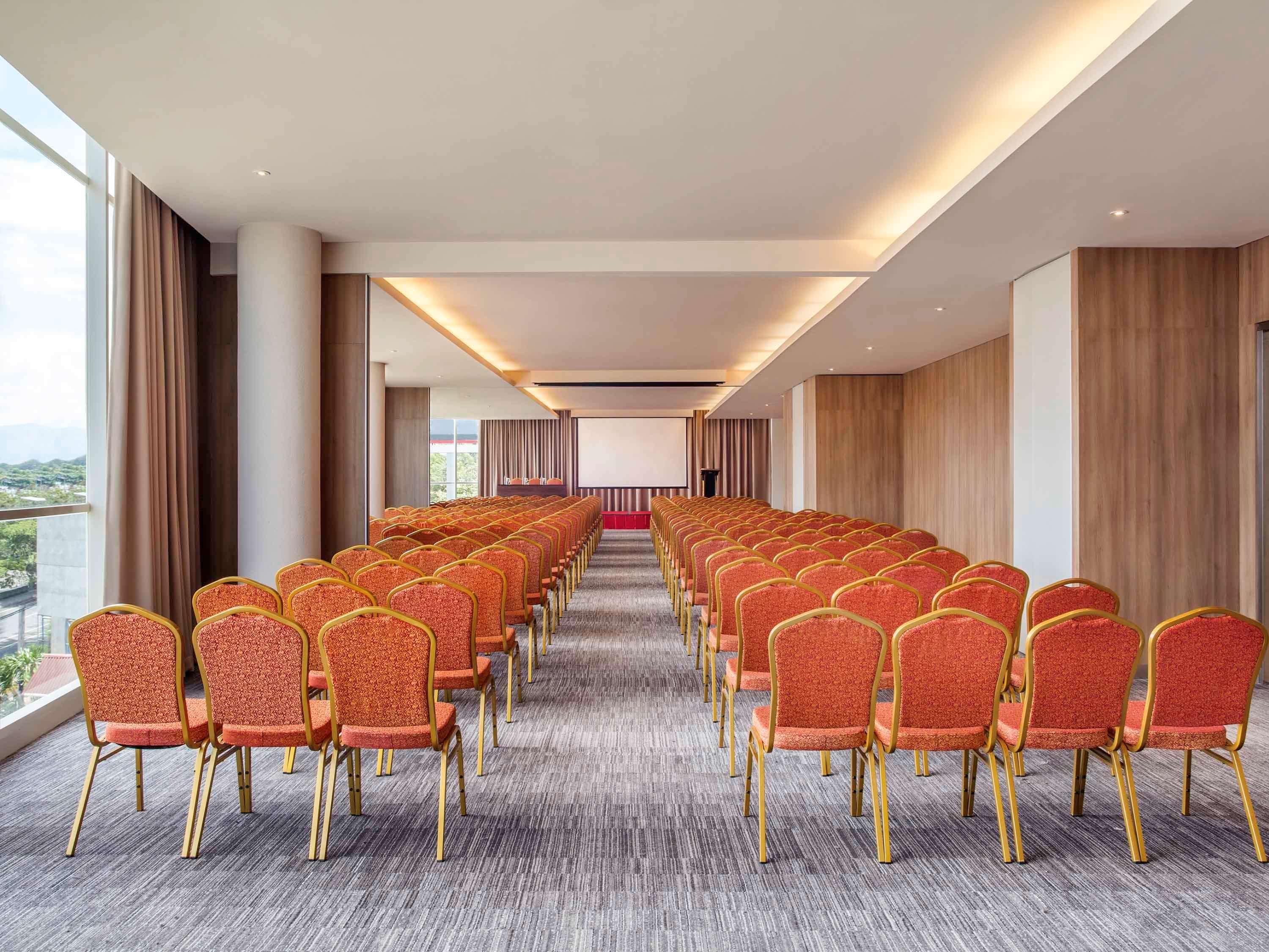 ibis Manado City Center Boulevard by null