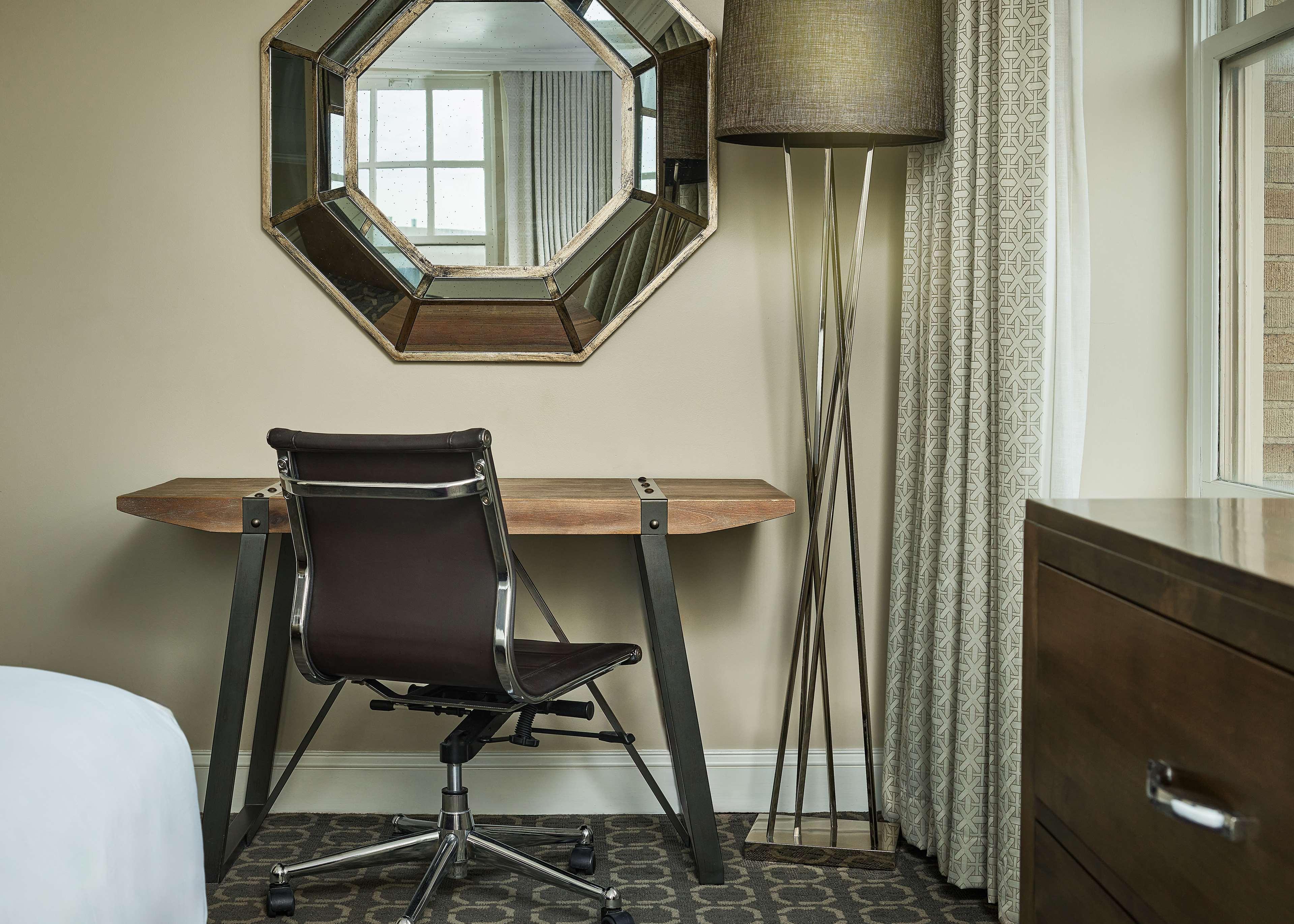 Redmont Hotel Birmingham, Curio Collection By Hilt
