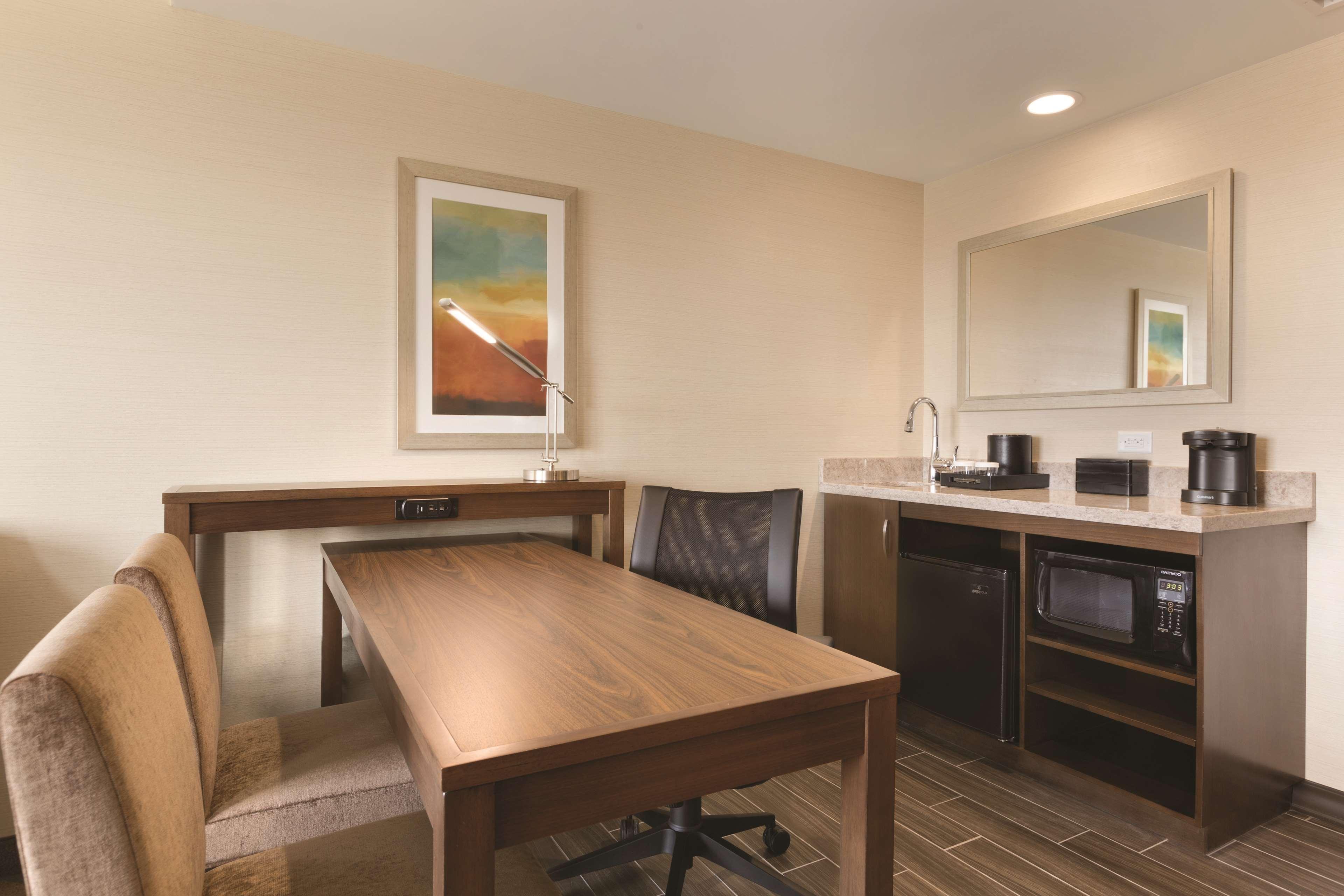 Embassy Suites by Hilton Akron-Canton Airport