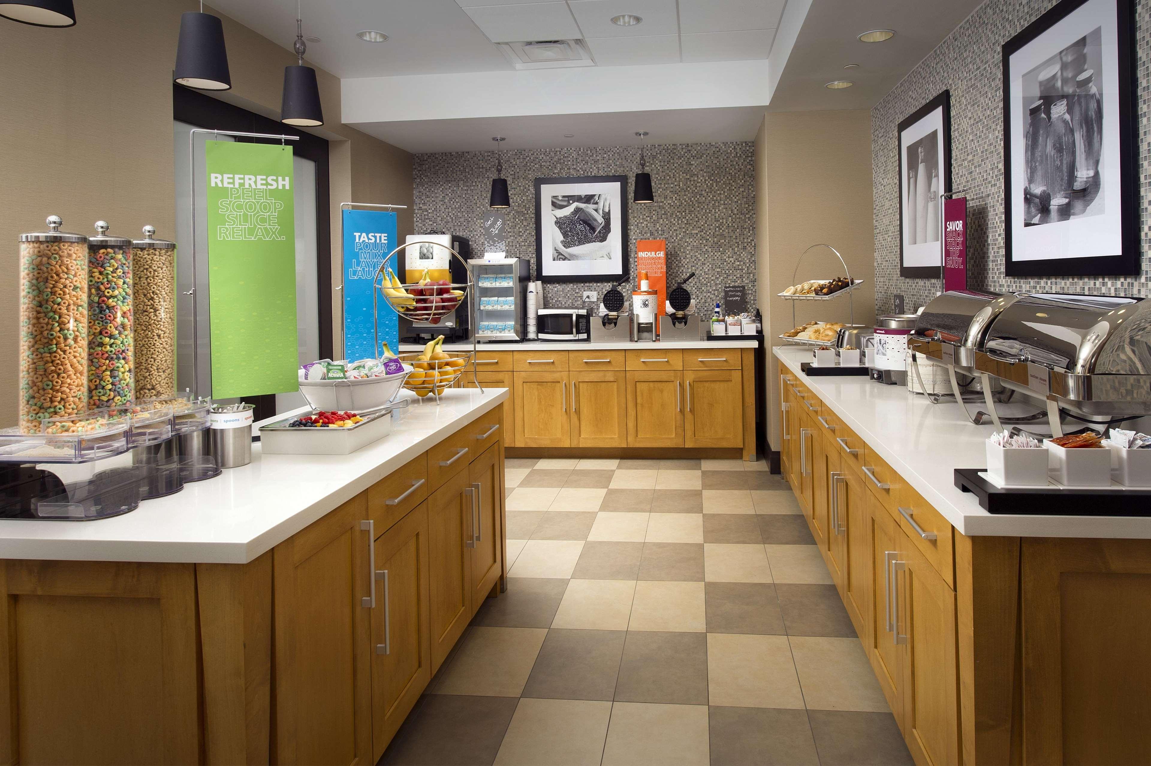 Hampton Inn & Suites By Hilton Falls Church