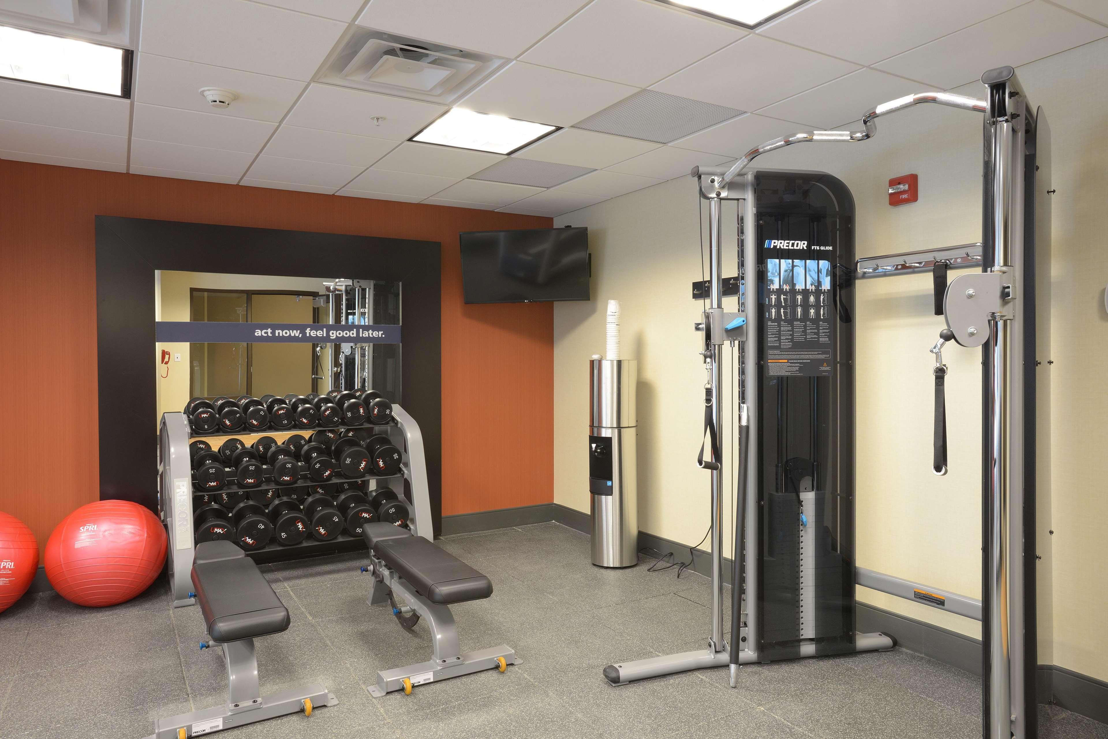 Hampton Inn & Suites Cincinnati / Kenwood