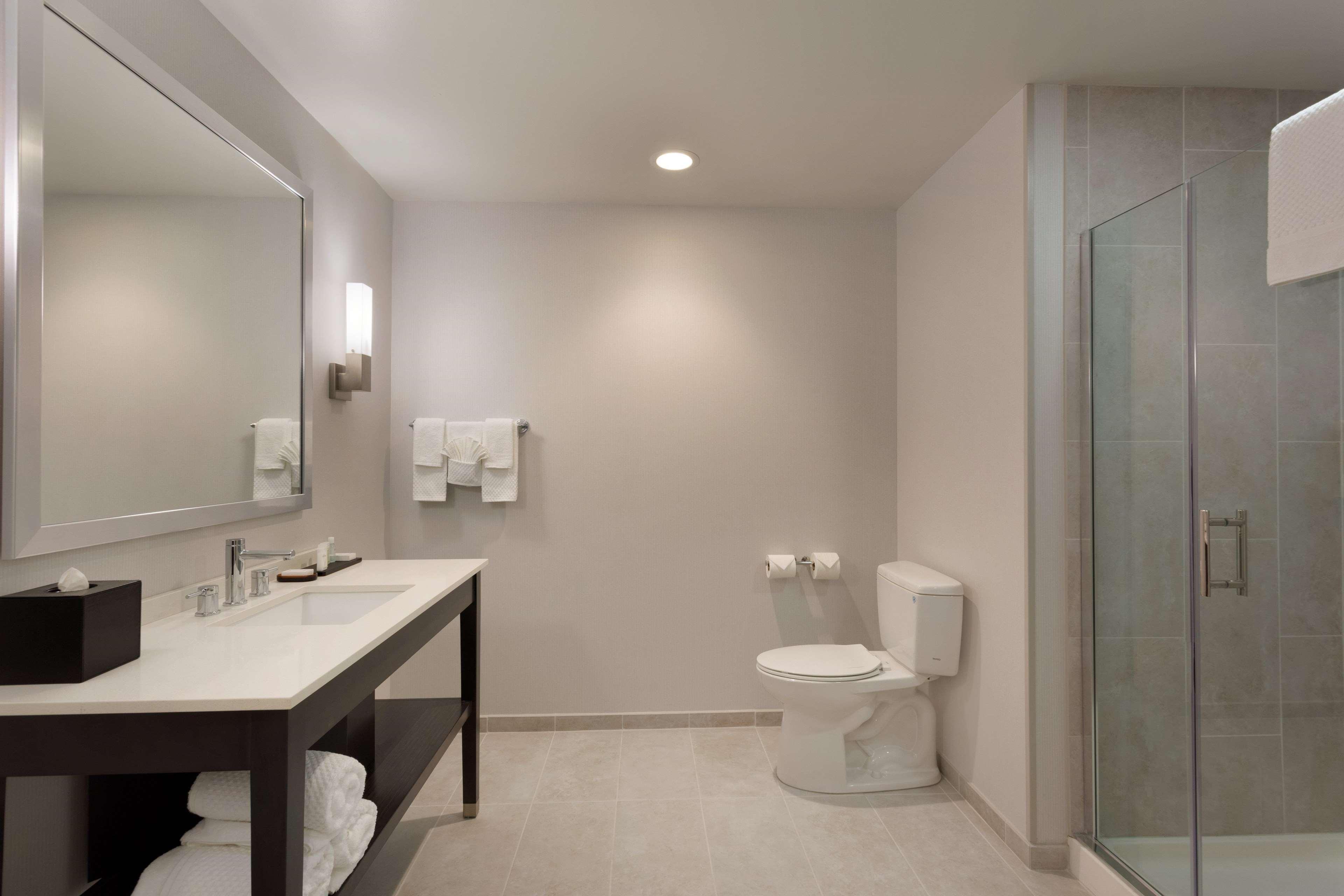 Embassy Suites By Hilton Kansas City Olathe