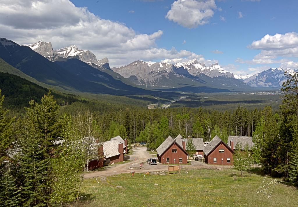 Banff Gate Mountain Resort by null