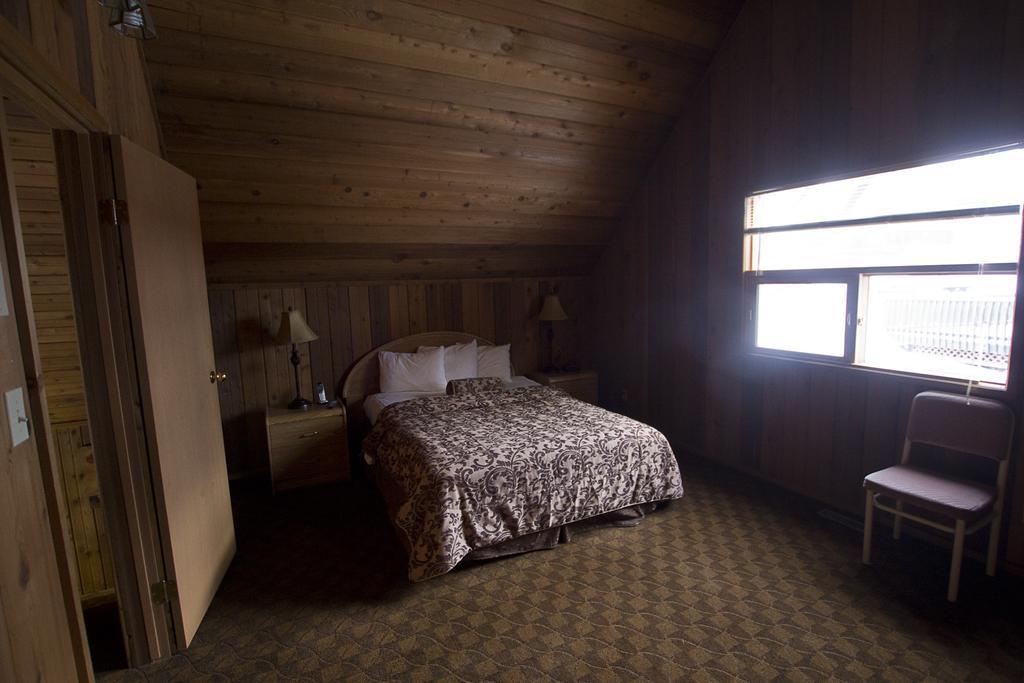 Banff Gate Mountain Resort by null