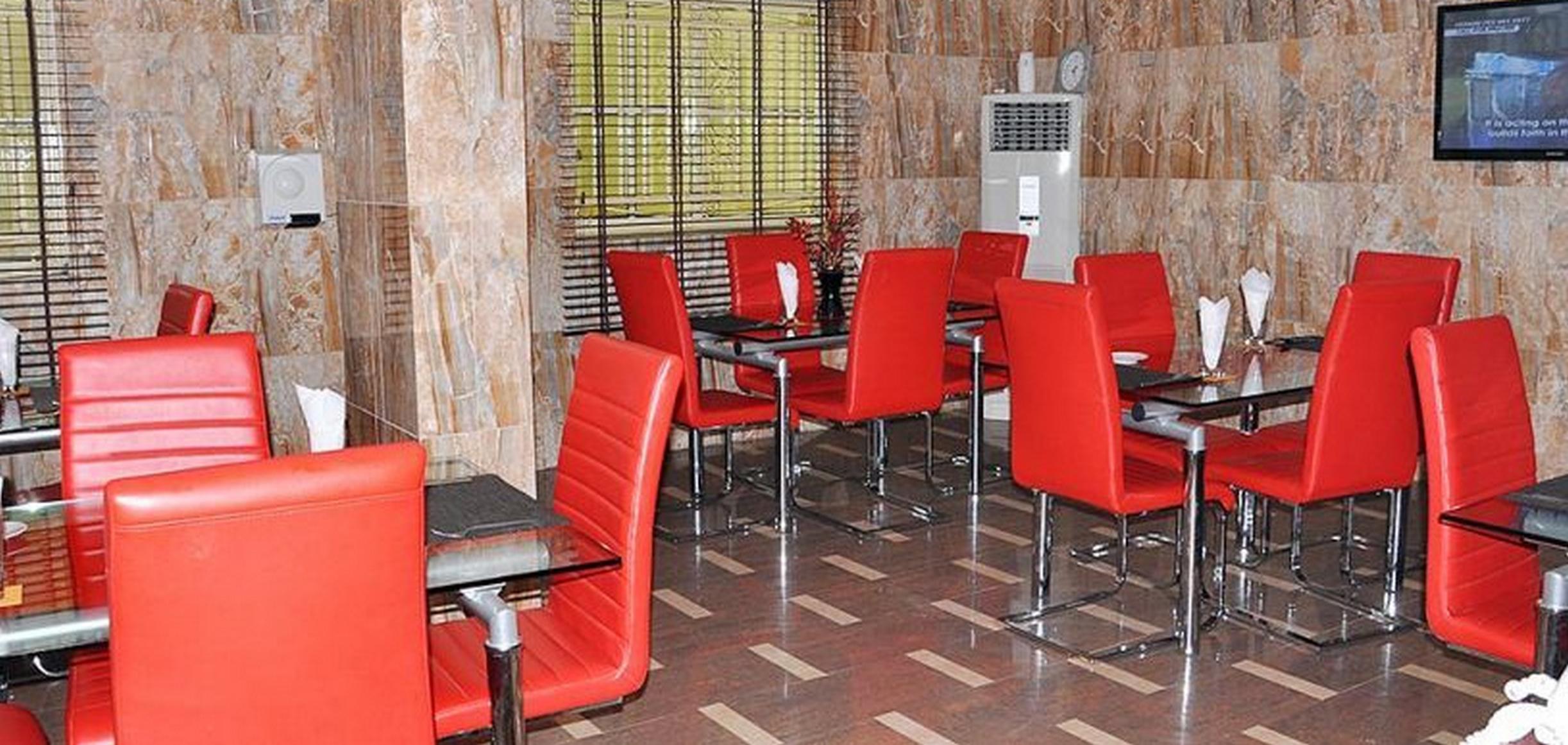 Royalview Hotel and Suites