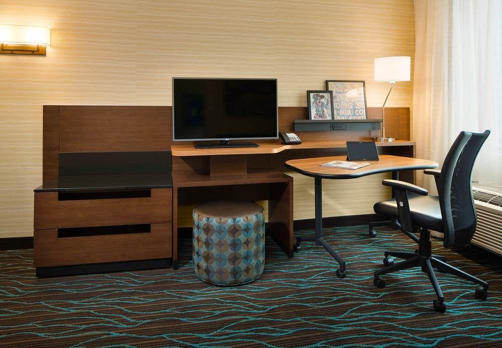 Fairfield Inn & Suites Calgary Downtown