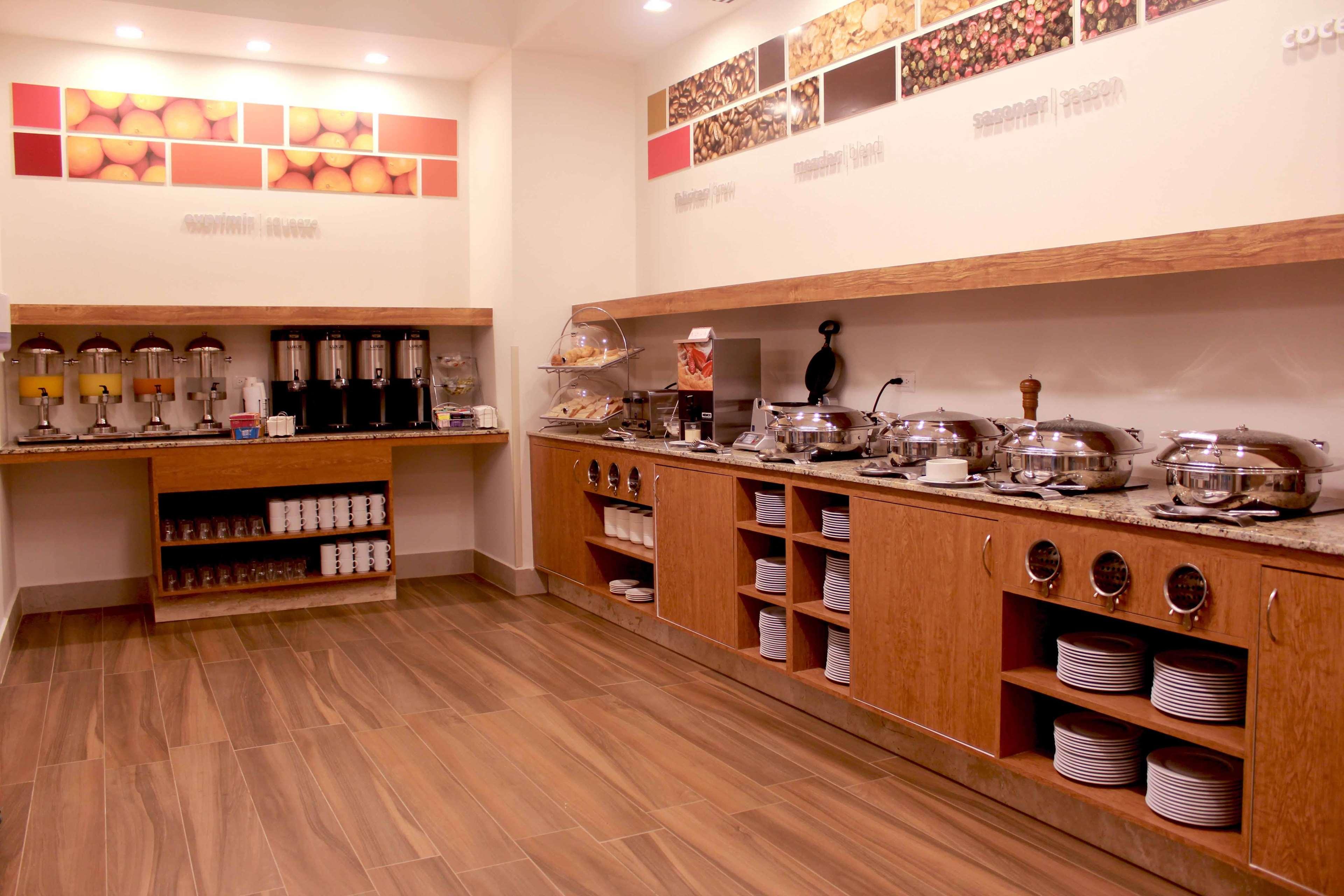 Hampton Inn By Hilton Merida