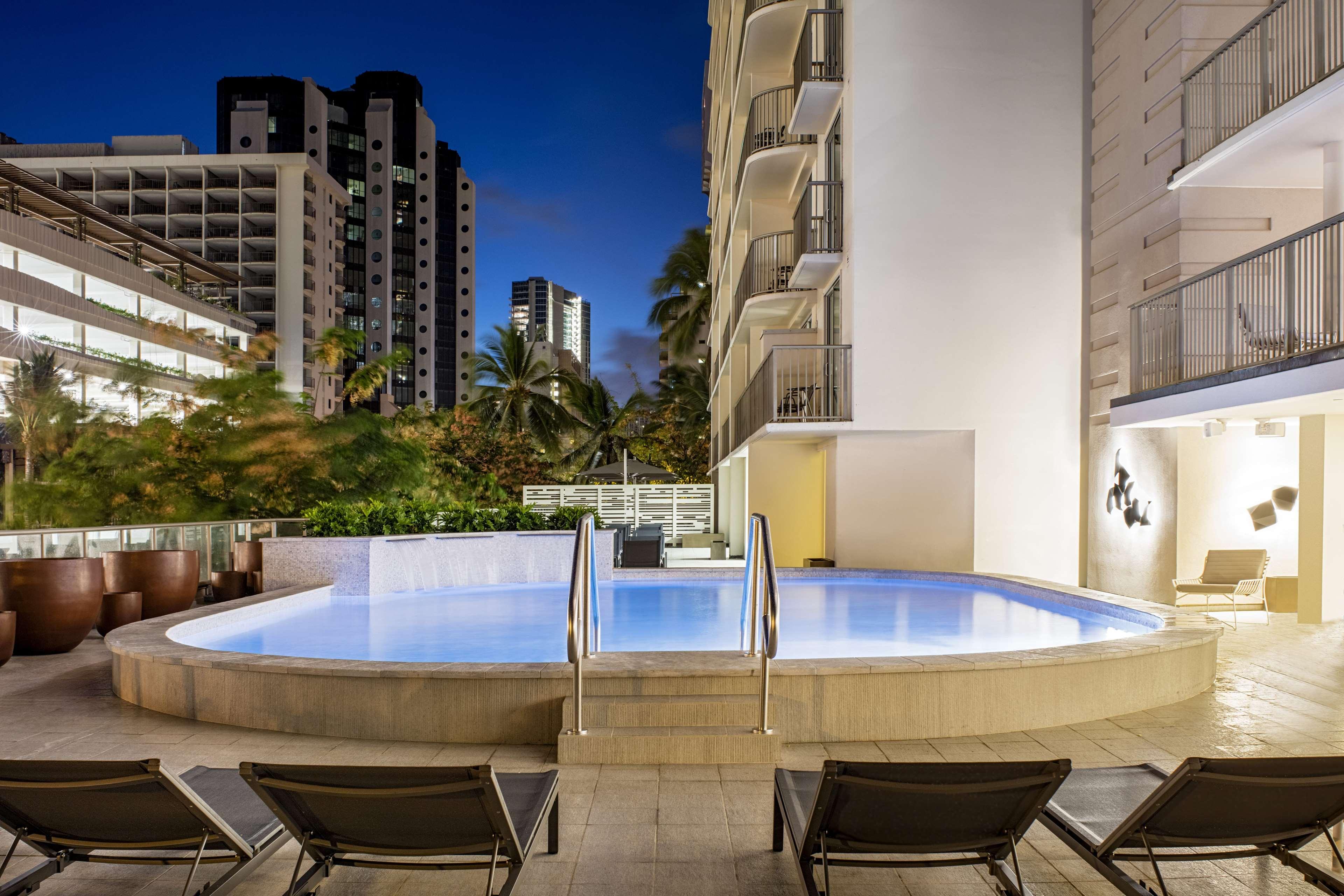 Hilton Garden Inn Waikiki Beach by null
