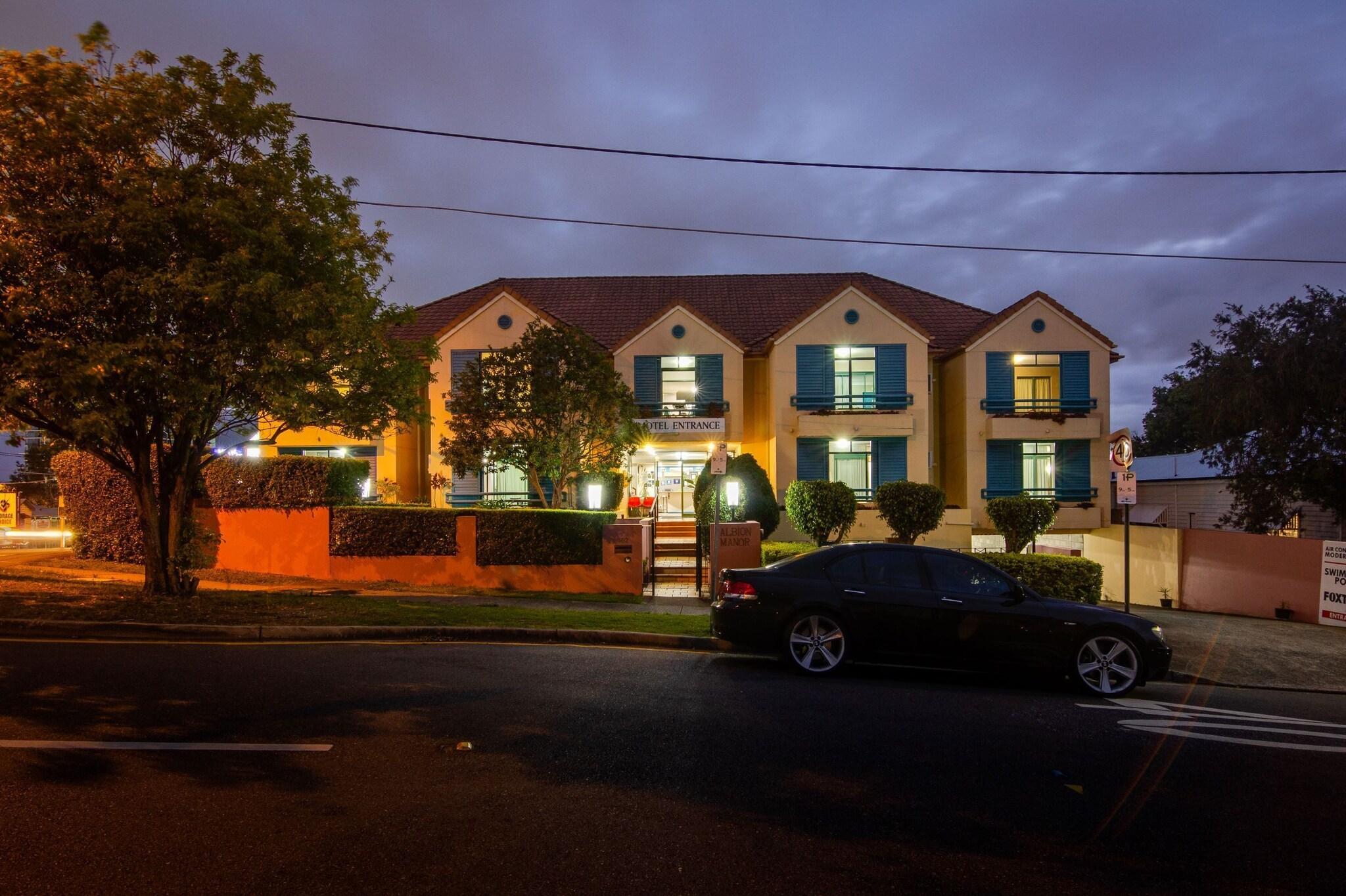 AAA Airport Albion Manor Apartments and Motel
